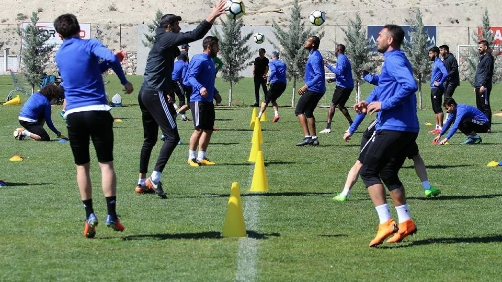 E.Yeni Malatyaspor, A.Alanyaspor maçına eksik hazırlanıyor
