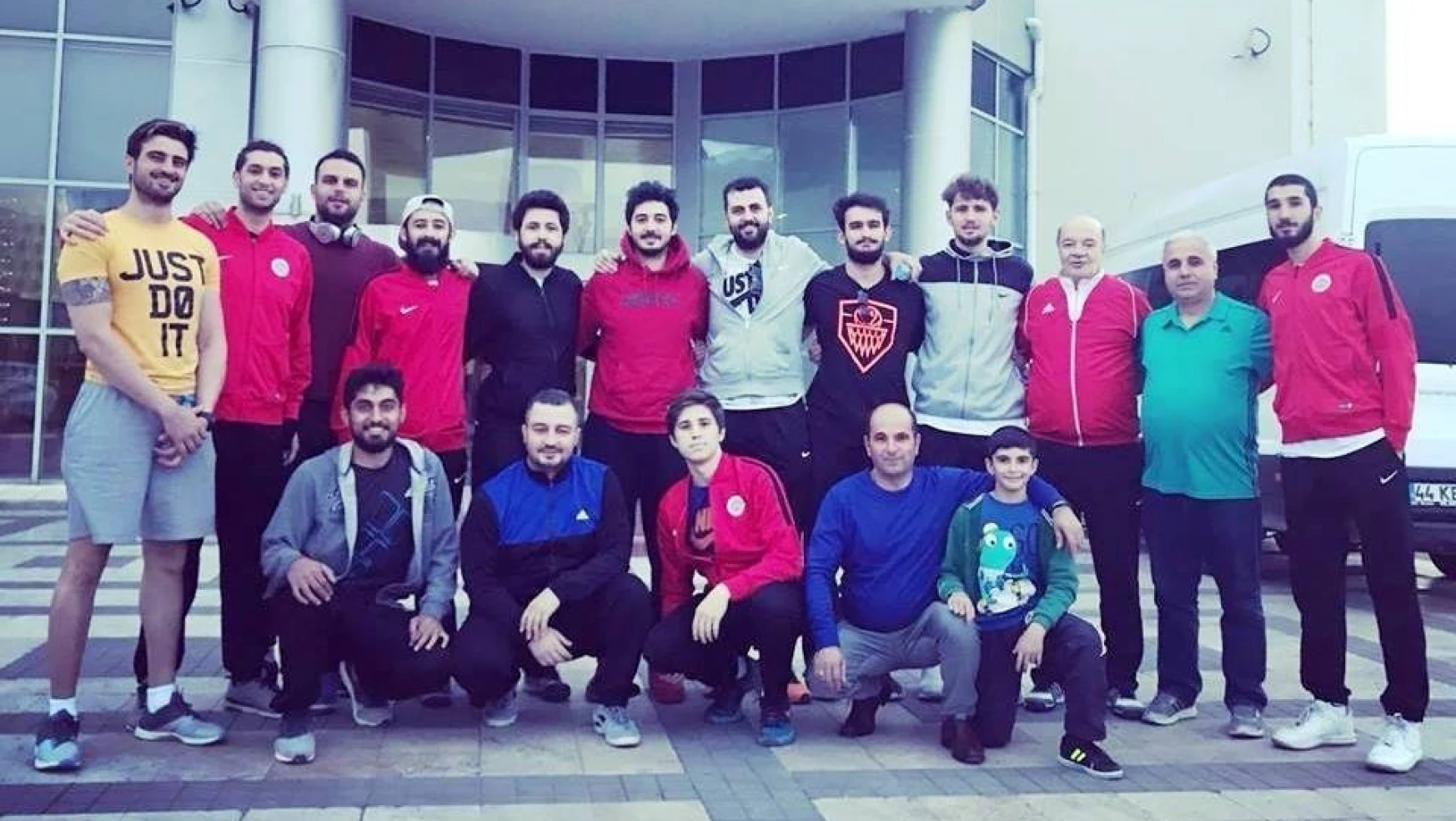 Malatya Büyükşehir basketbol takımı Elazığ'da galip geldi
