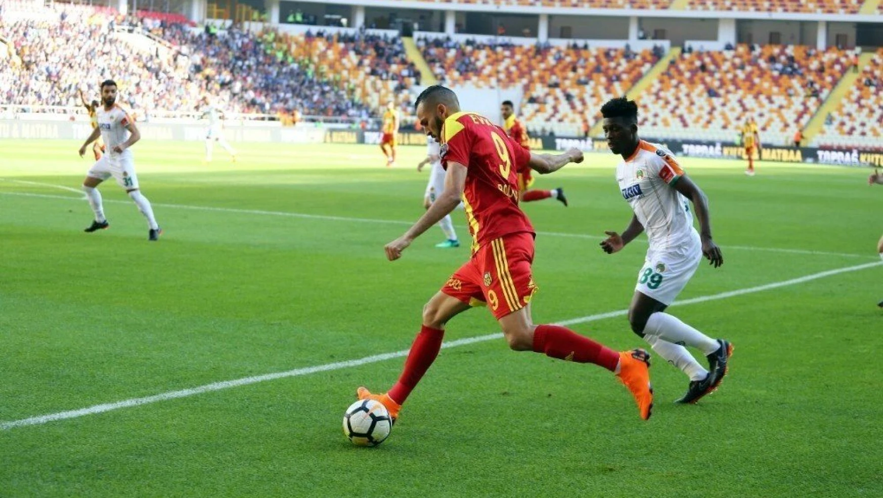 Spor Toto Süper Lig: Evkur Yeni Malatyaspor: 0 - Aytemiz Alanyaspor: 0 (İlk yarı)
