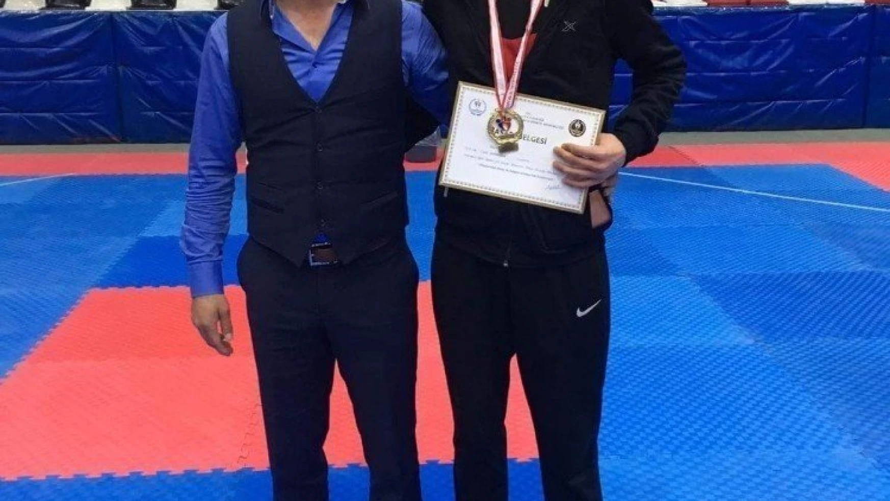 Tekvandoda Büyükşehir'in sporcusu Ali Karadoğan şampiyon oldu

