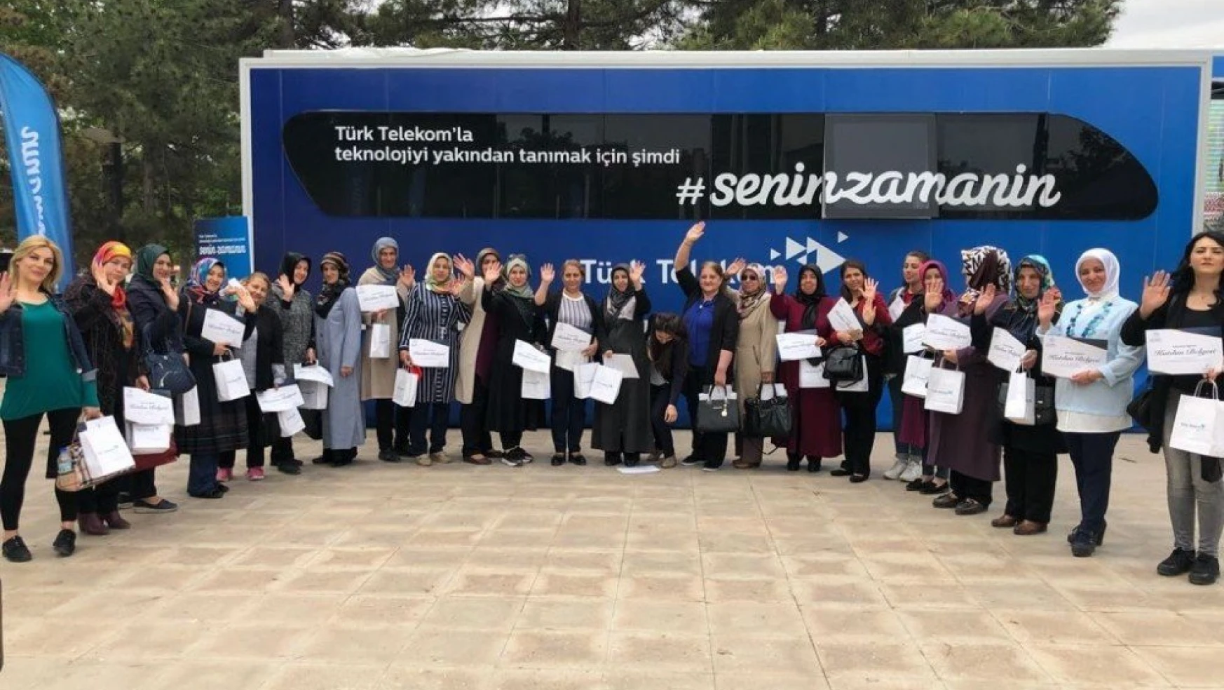 Türk Telekom Teknoloji Seferberliği, Malatyalı kadınlarla buluştu
