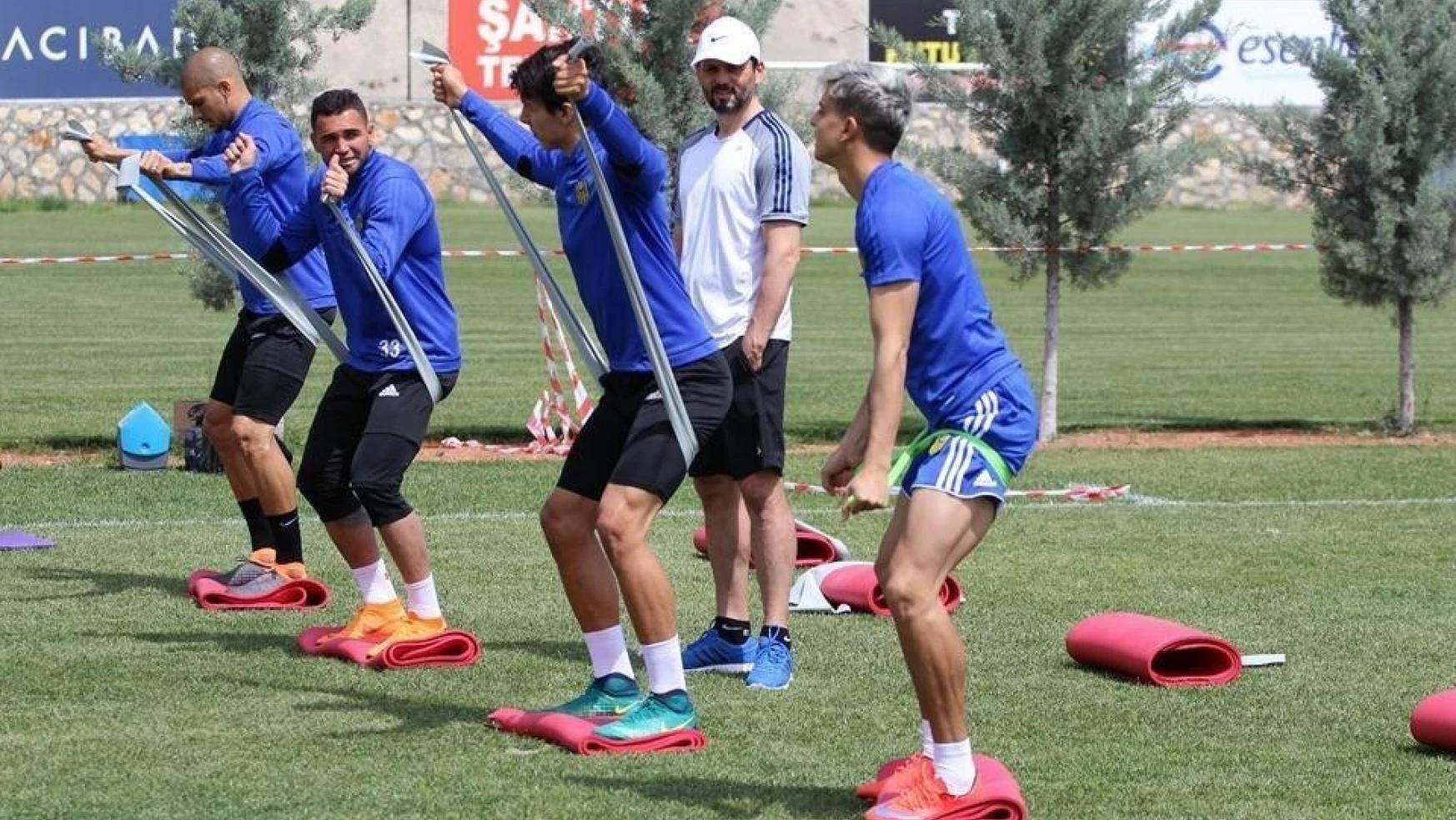 Evkur Yeni Malatyaspor, T. M. Akhisarspor maçının taktiğini çalıştı
