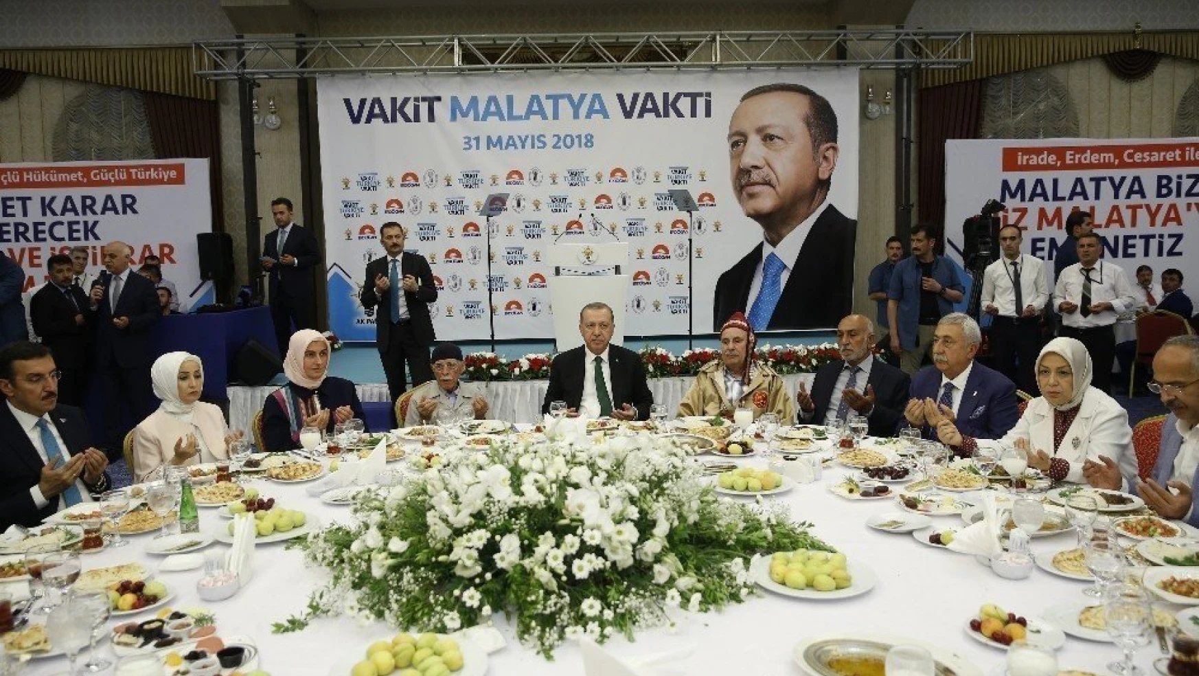 Cumhurbaşkanı Erdoğan, Malatya'da iftara katıldı