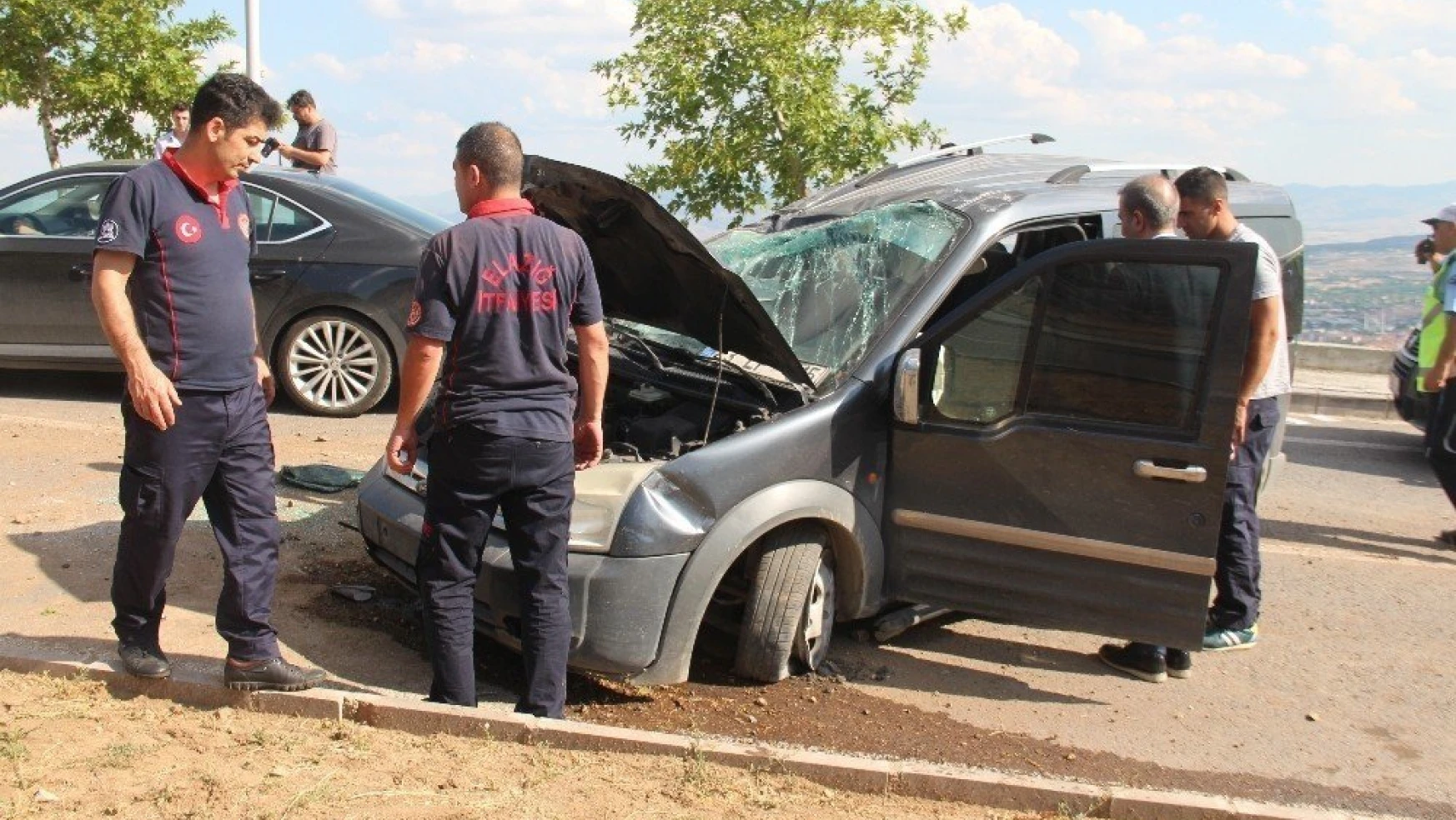 Elazığ'da iki ayrı kaza: 4 yaralı