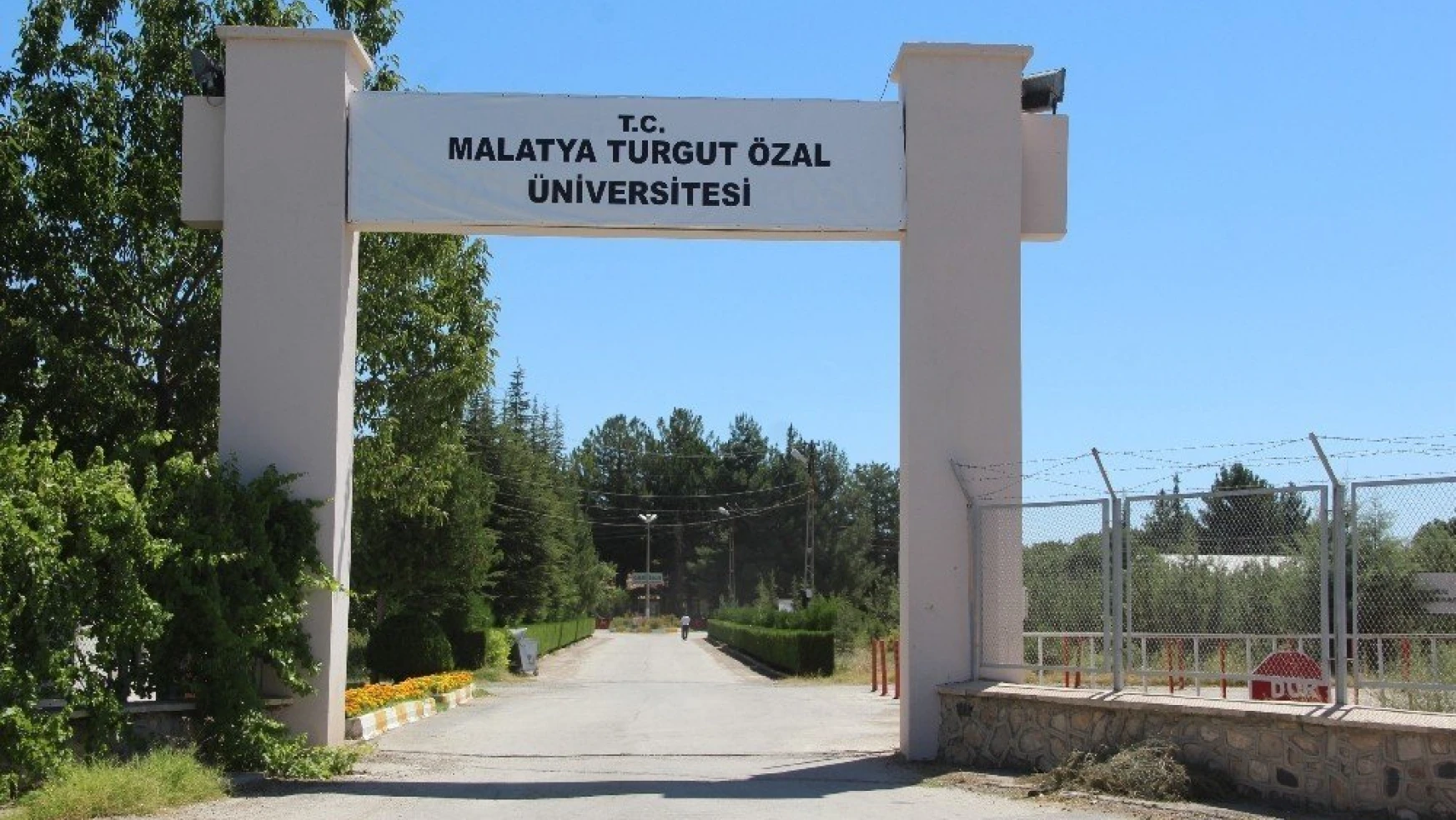 Turgut Özal Üniversitesi bin 45 öğrenci alacak