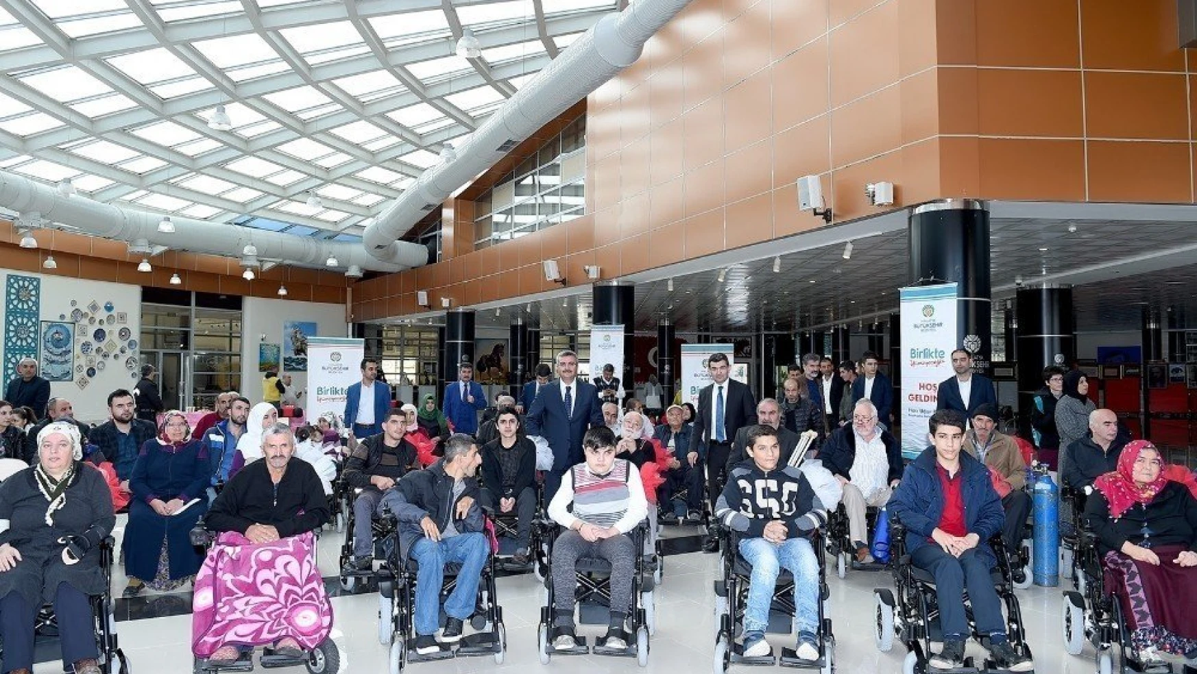 Malatya'da engellilere tekerlekli sandalye