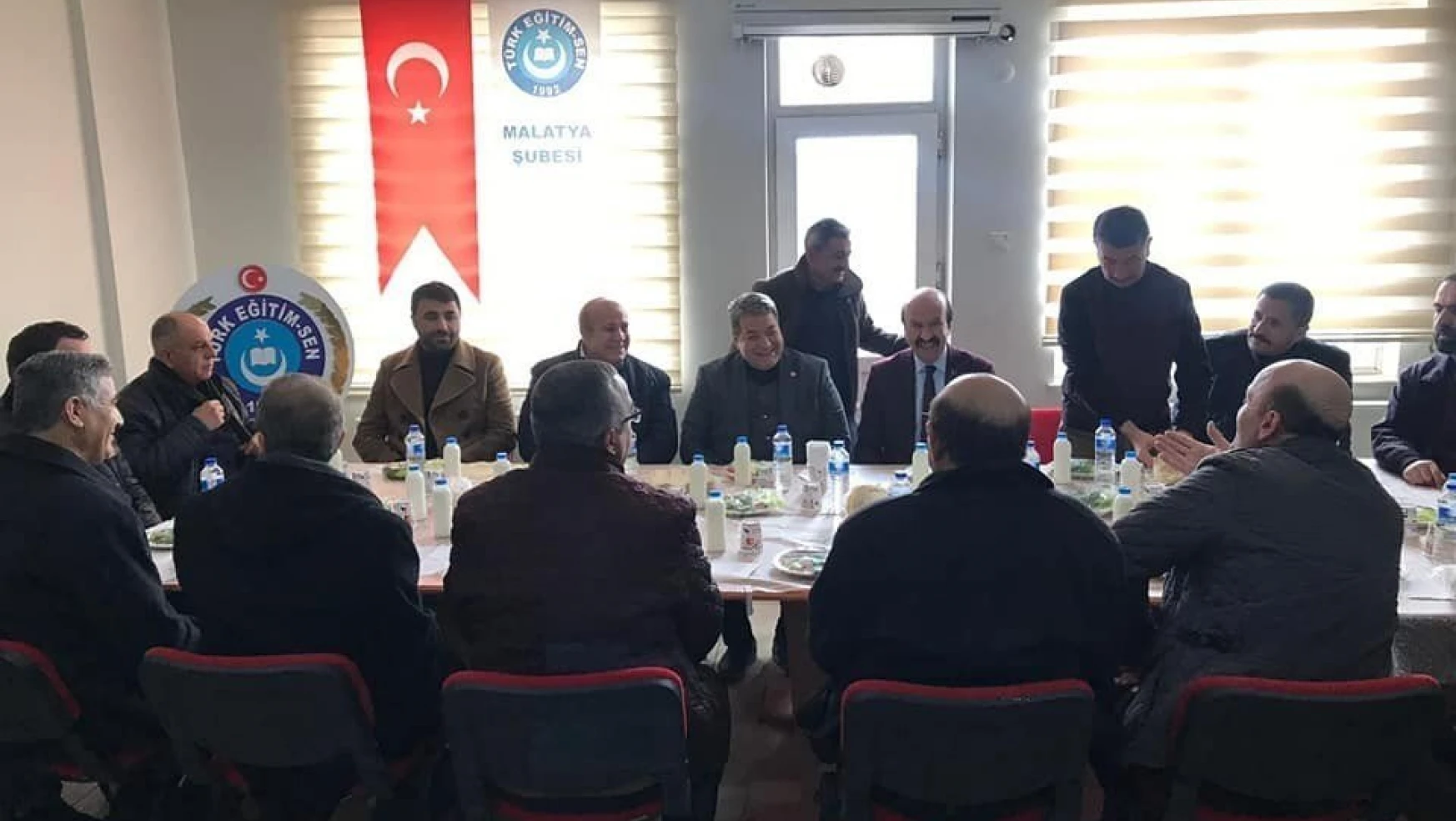 MHP'li Fendoğlu, Türk Eğitim Sendikasını ziyaret etti