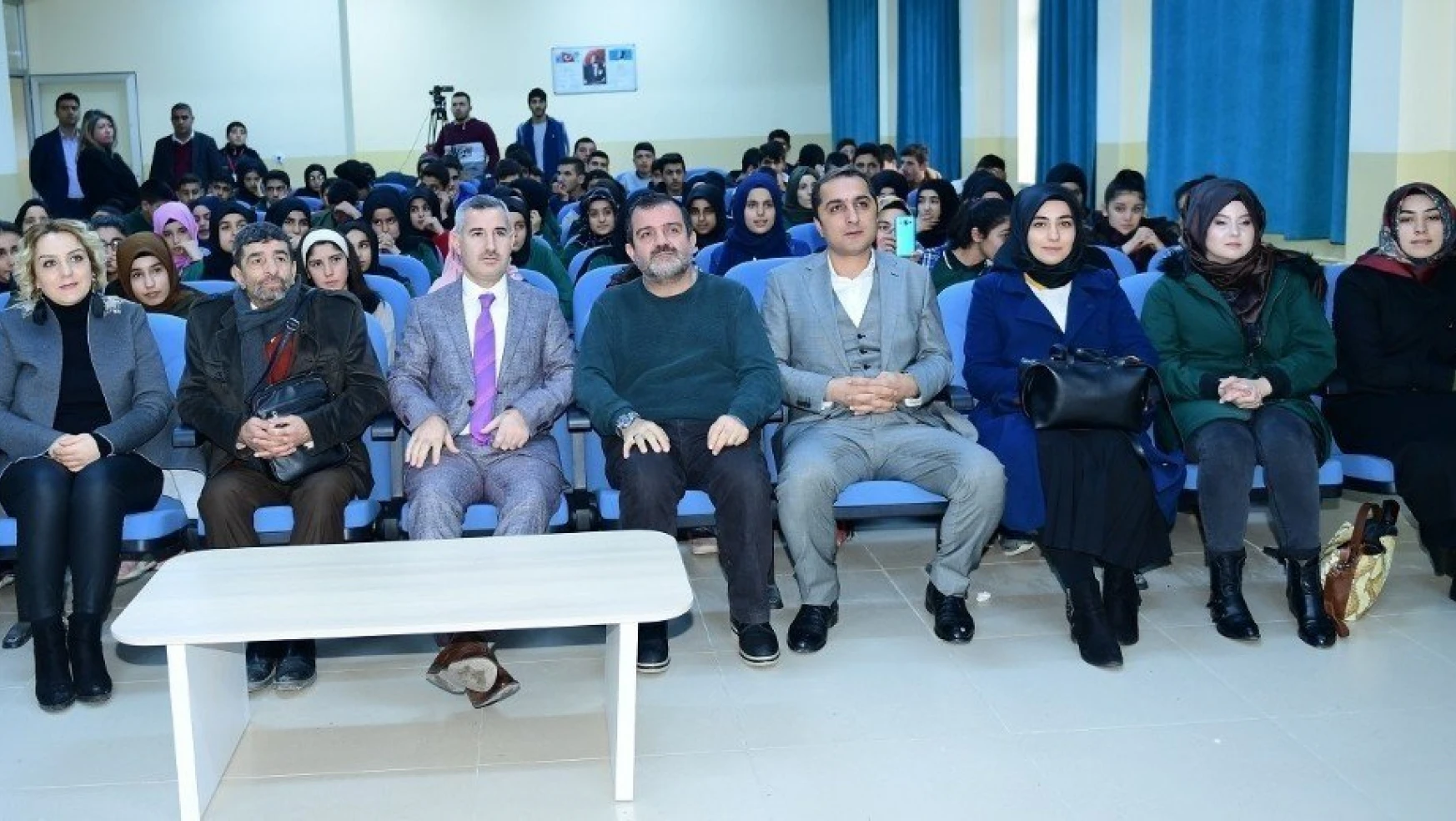 Başkan Çınar, öğrencilerle bir araya geldi