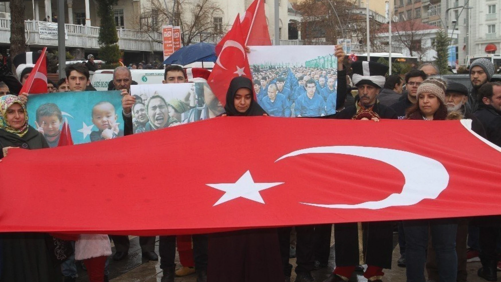 Doğu Türkistan'daki Çin zulmü Elazığ'da protesto edildi