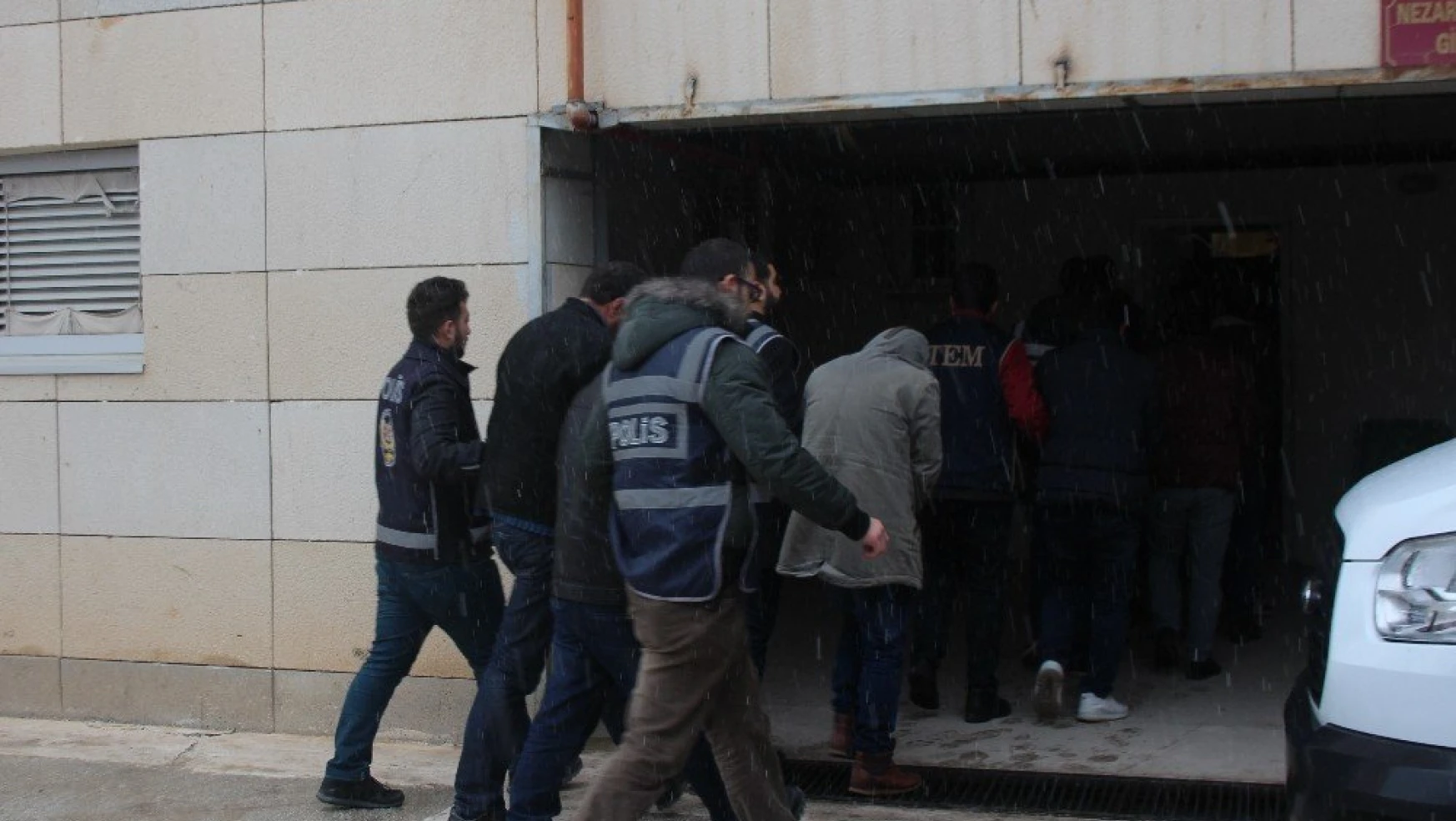 Elazığ'da sosyal medyadan PKK/KCK propagandasına 12 gözaltı