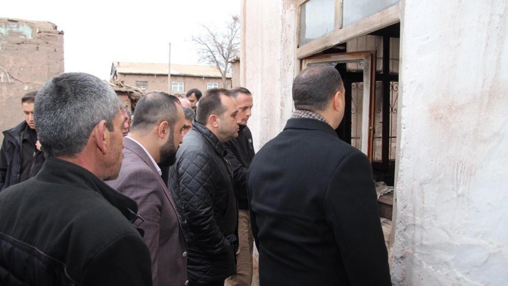 Elazığ'da evi yanan ailenin evi yenilenecek