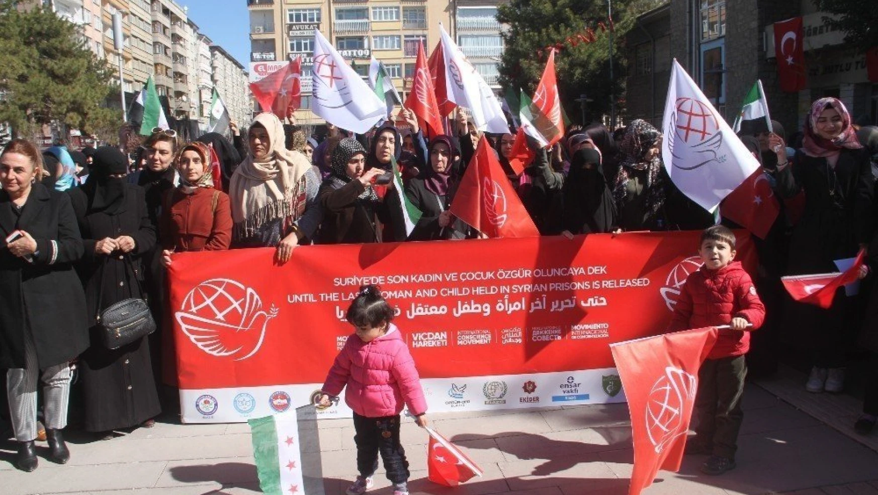 Elazığ'da STK'lar Suriyeli kadın ve çocuklar için bir araya geldi