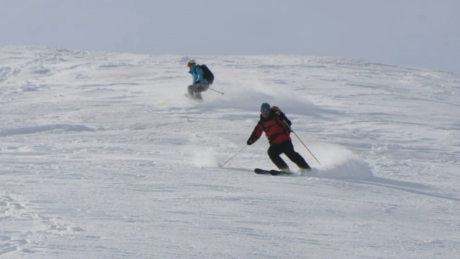2 bin 500 rakımlı Akdağ'da ilk kayak