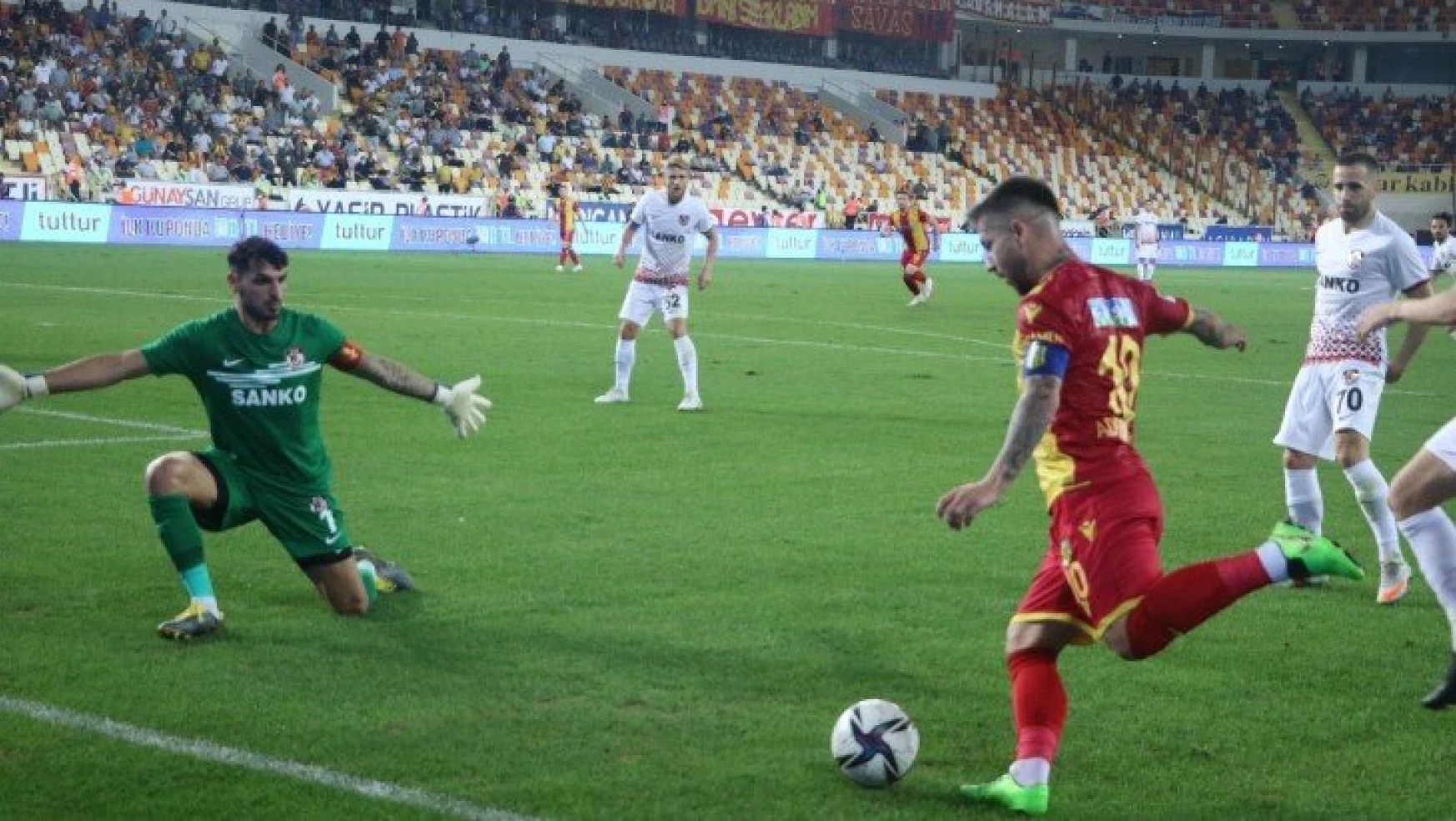 Adem Büyük, Yeni Malatyaspor formasıyla 100. maçına çıktı