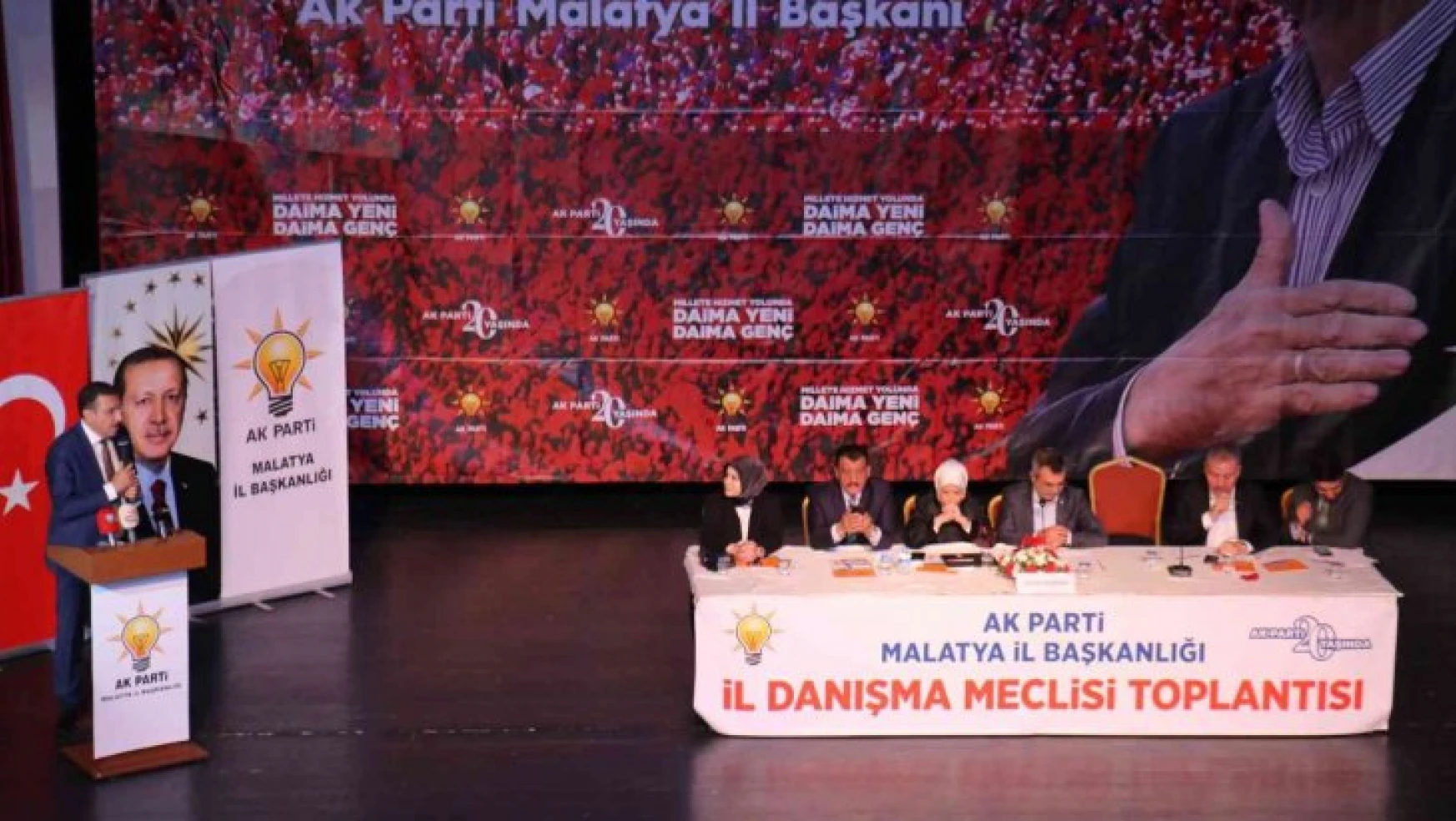 AK Parti Daraltılmış İl Danışma Meclisi toplantısı yapıldı