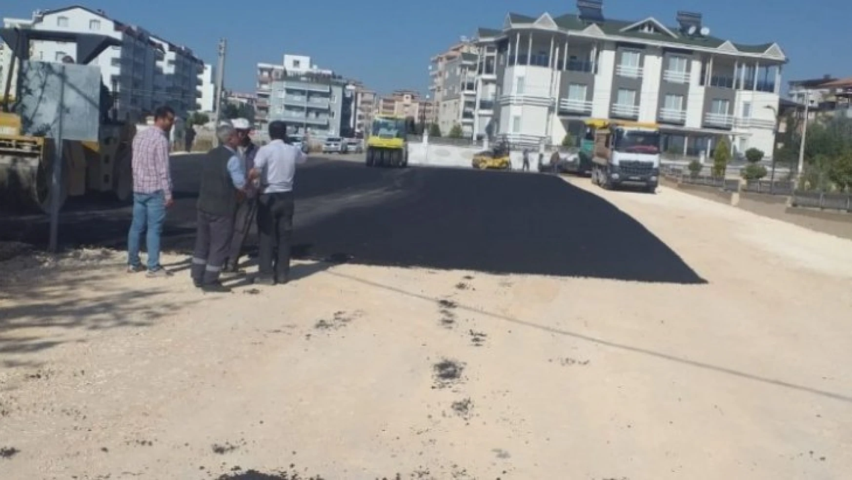 Altınşehir Mahallesinde asfalt çalışması