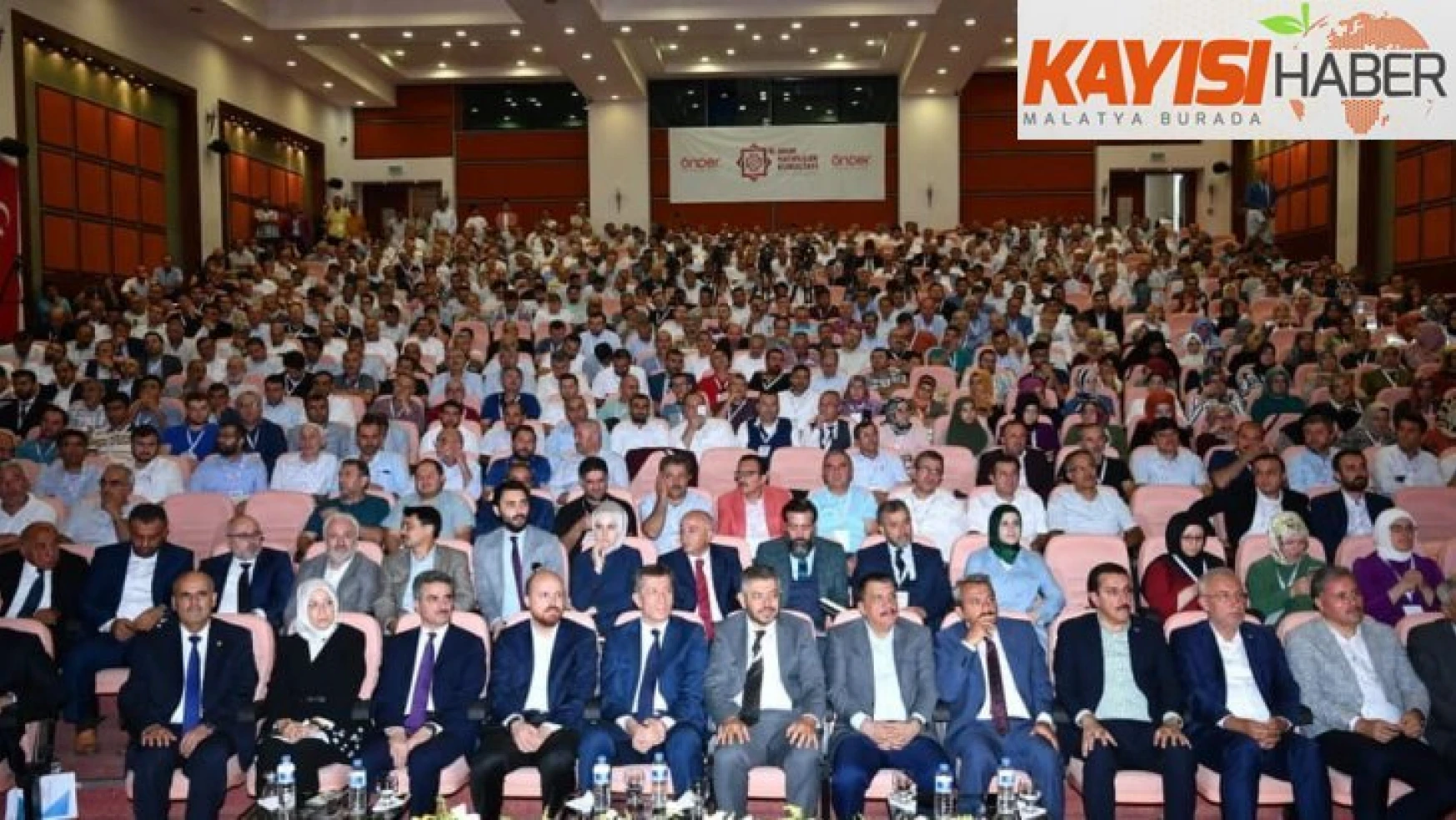 Bakan Selçuk: '2019 YKS'de ilk binde 130 imam hatipli öğrencimiz başarıya imza atmış bulunuyor'