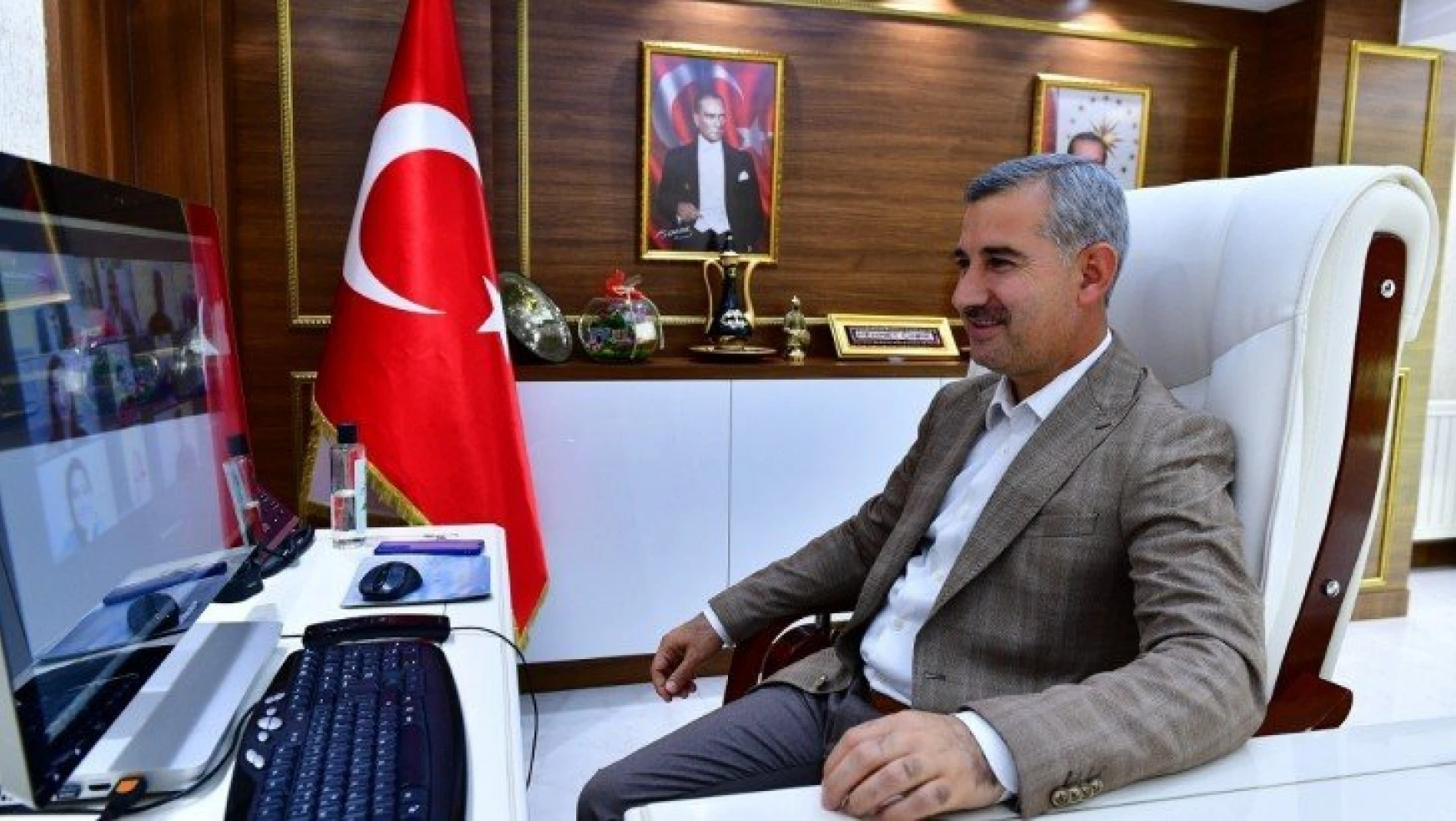Başkan Çınar, 'şehir ve kariyer' toplantısına katıldı