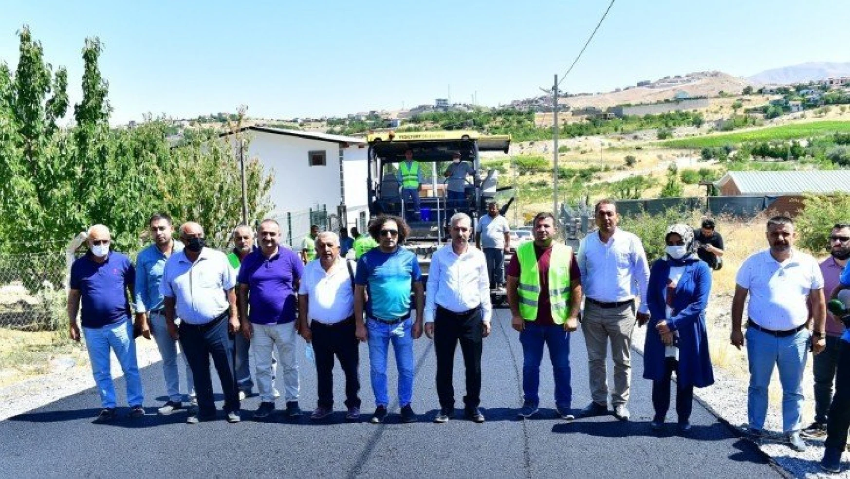 Başkan Çınar, asfalt serimi ve imar yolu açma çalışmalarını inceledi