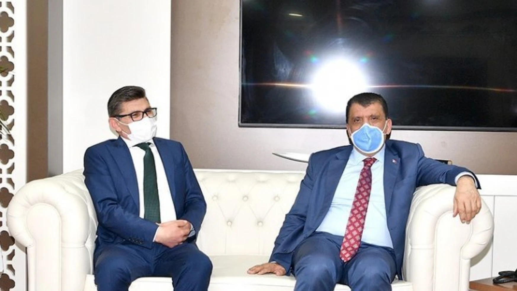 Başkan Gürkan'dan Müdür Dağdeviren'e ziyaret