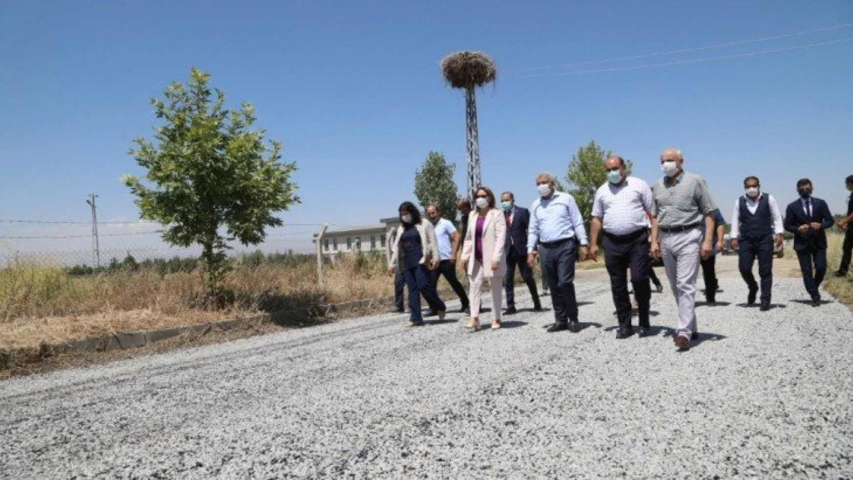 Battalgazi Belediyesi, Turgut Özal Üniversitesinde asfalt serimi yaptı