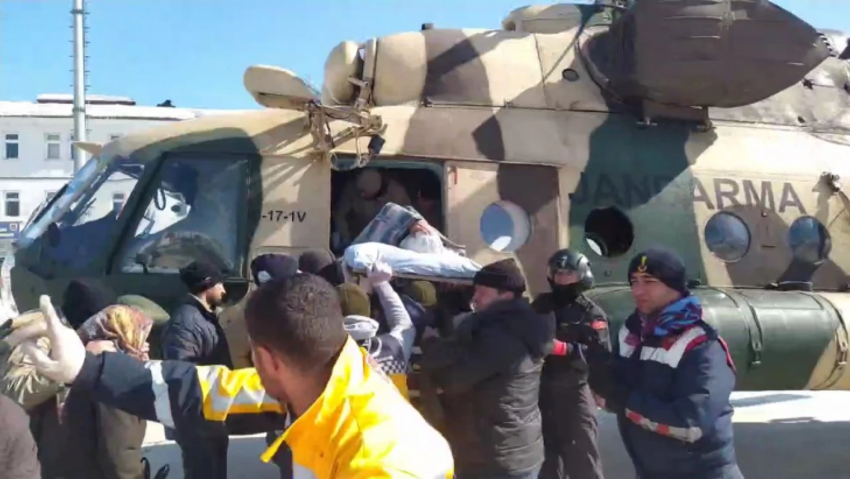 Çelikhan'ın köylerinden 213 kişi helikopterlerle tahliye edildi