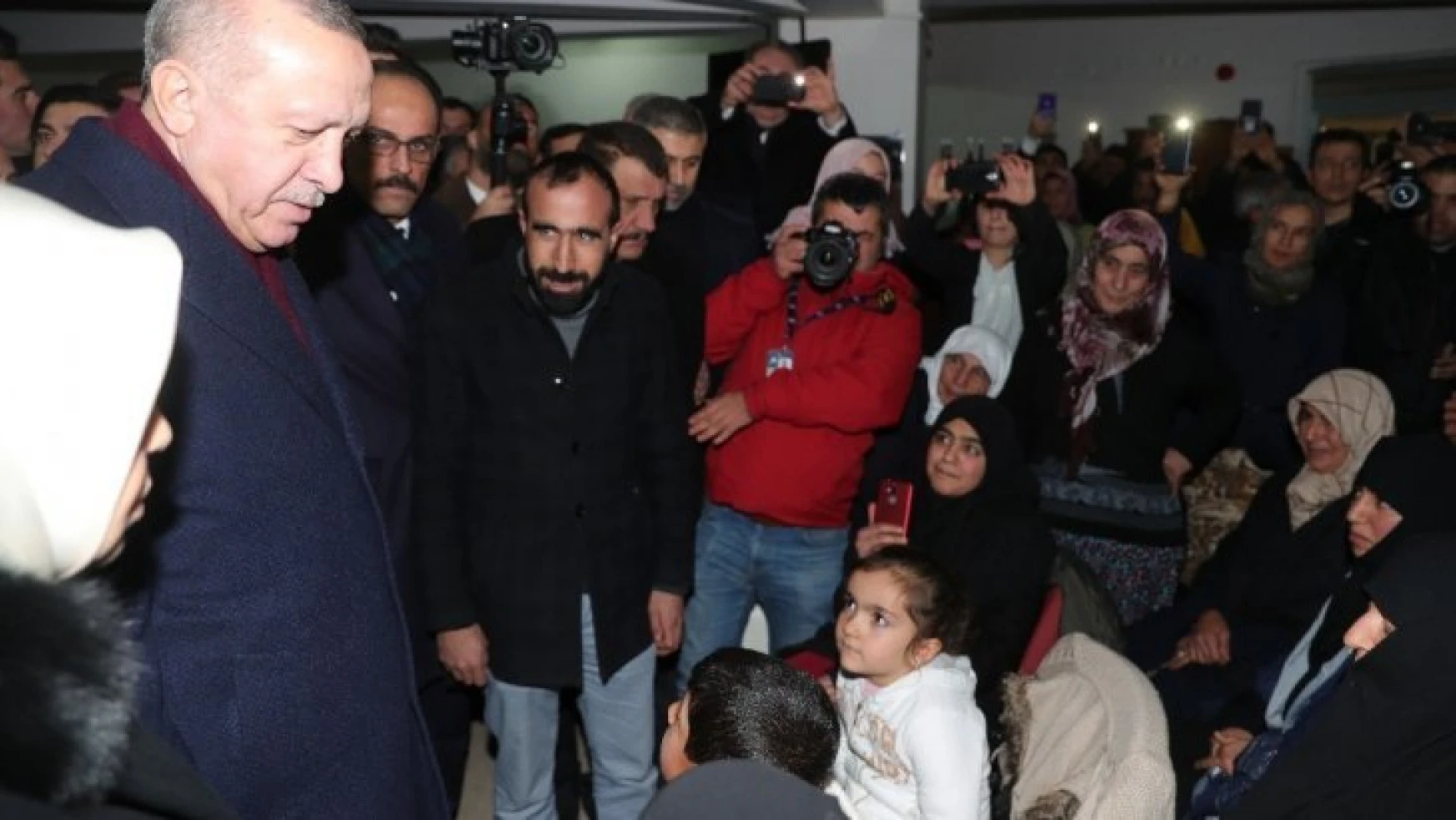 Cumhurbaşkanı Erdoğan Malatya'da deprem bölgesinde