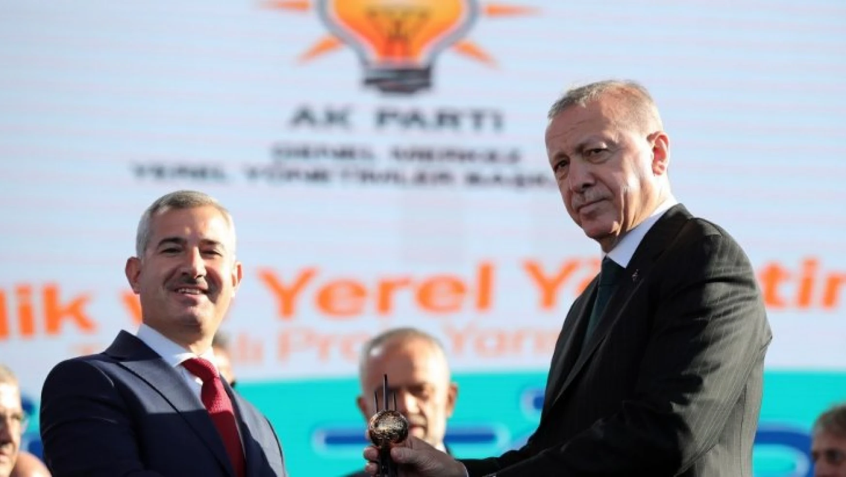 Cumhurbaşkanı Eroğan'dan Başkan Çınar'a ödül