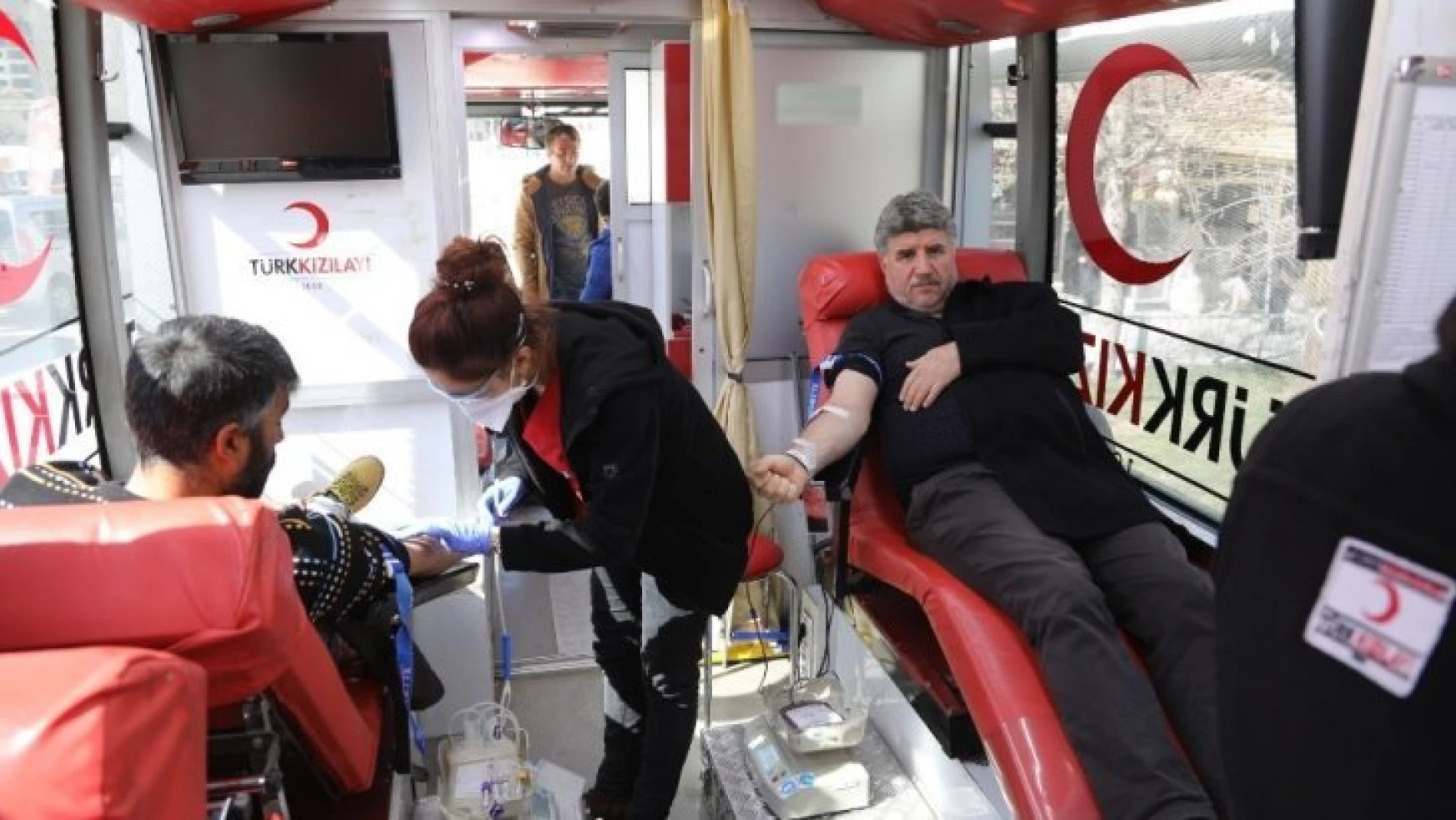 Darende'de kan kampanyasına destek