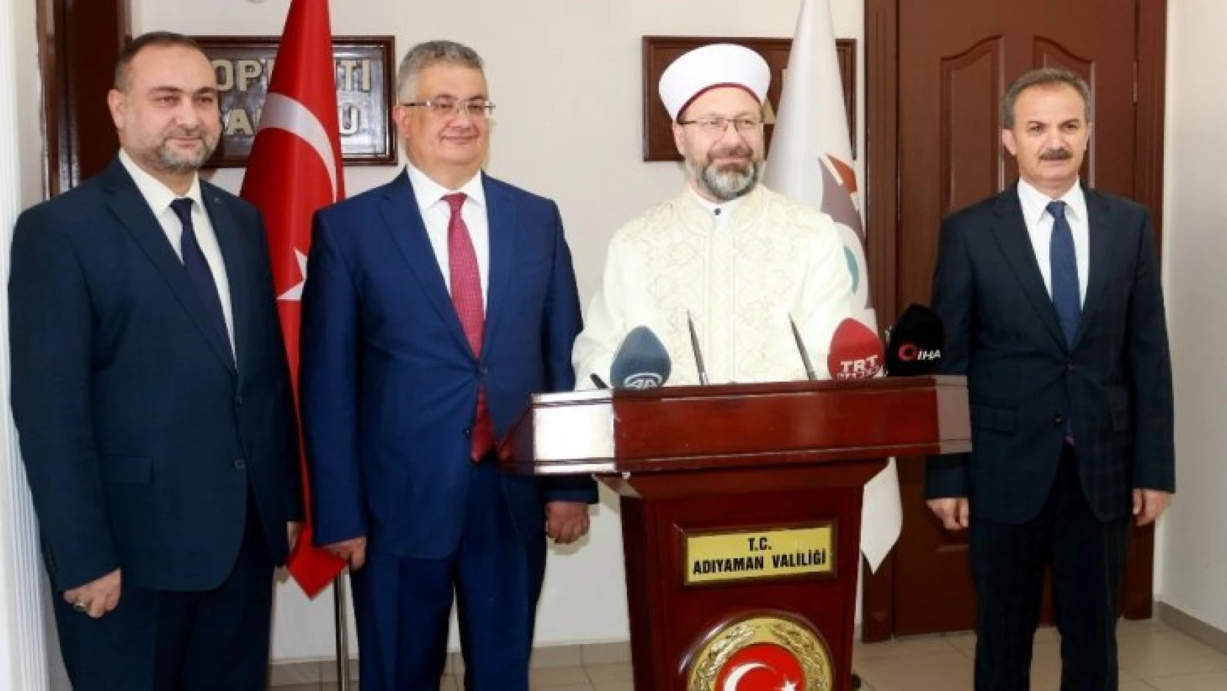 Diyanet İşleri Başkanı Prof. Dr. Ali Erbaş, Vali Aykut Pekmezle bir araya geldi