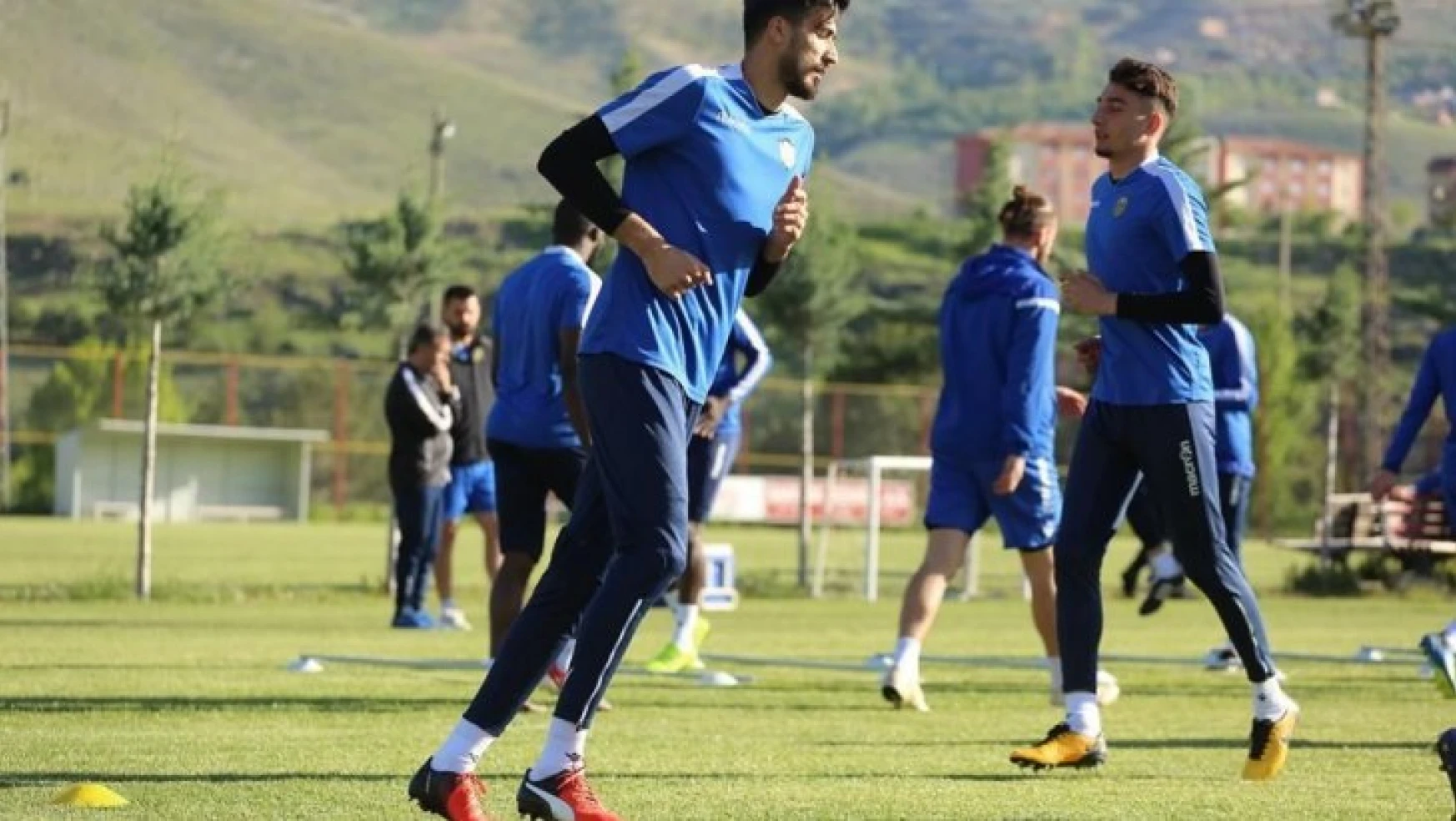 E. Yeni Malatyaspor, Erzurumspor maçının taktiğini çalıştı