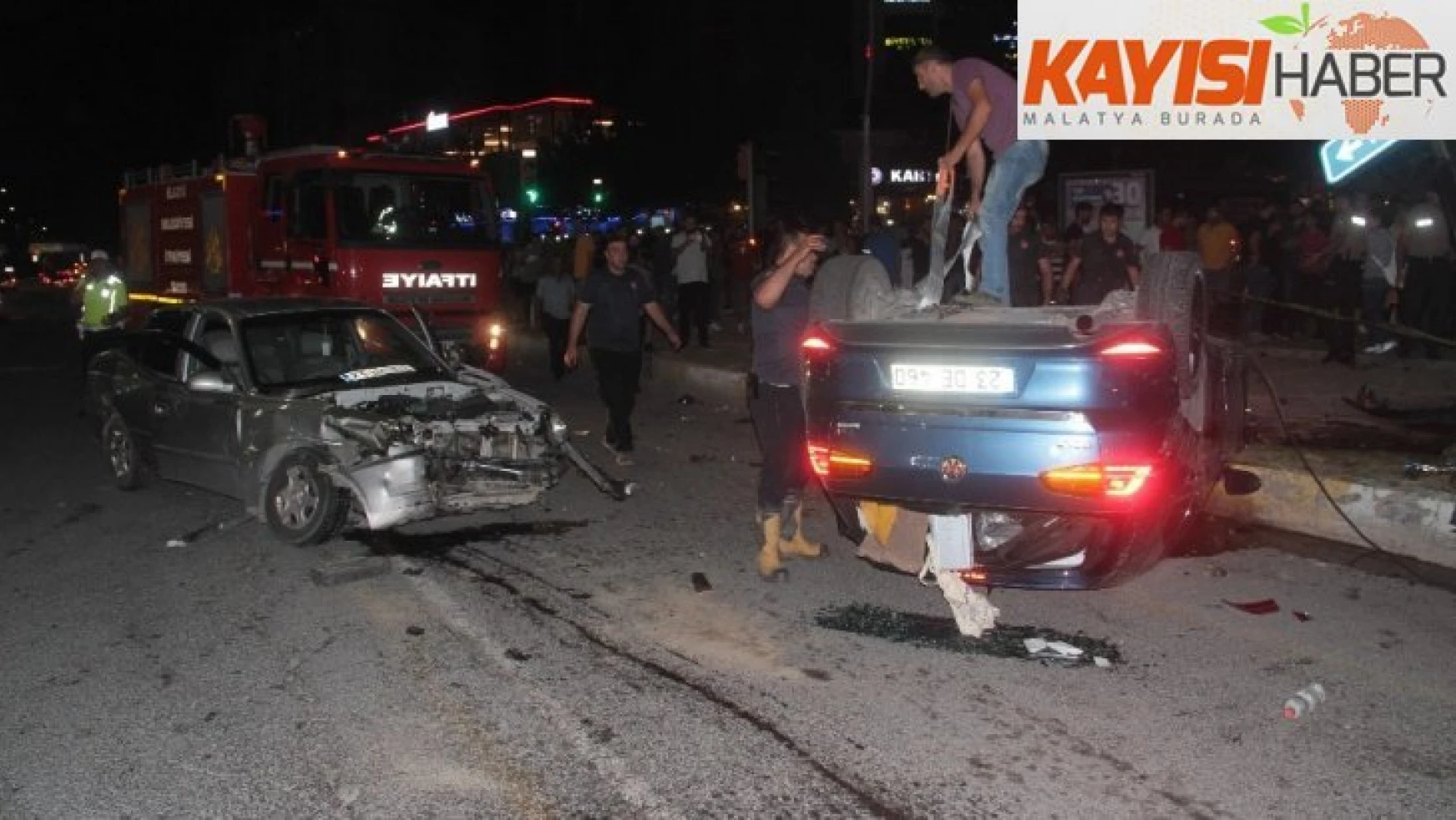Elazığ'da iki otomobil çarpıştı, biri takla attı: 3 yaralı