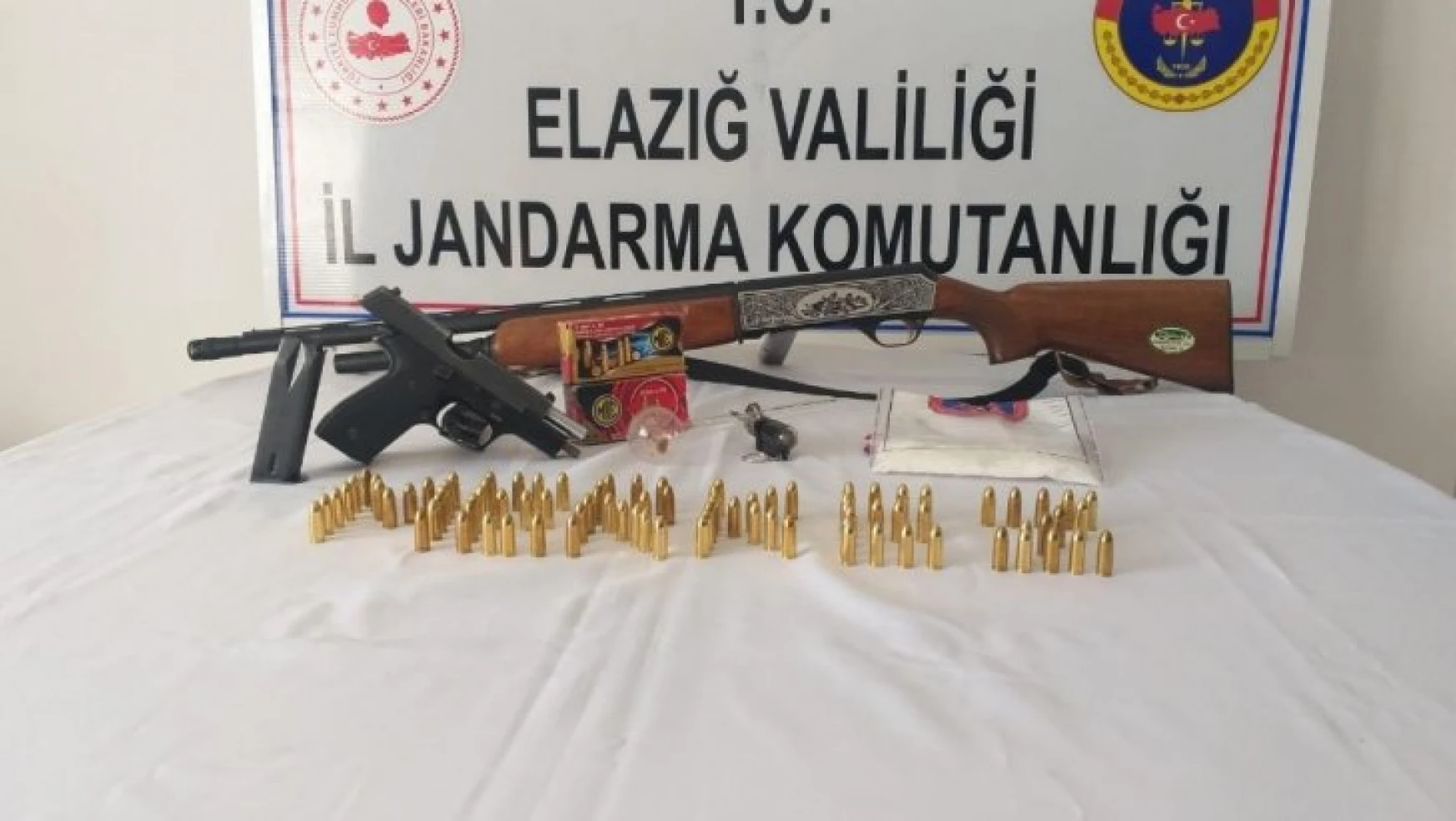 Elazığ'da jandarmadan uyuşturucu ve silah operasyonu