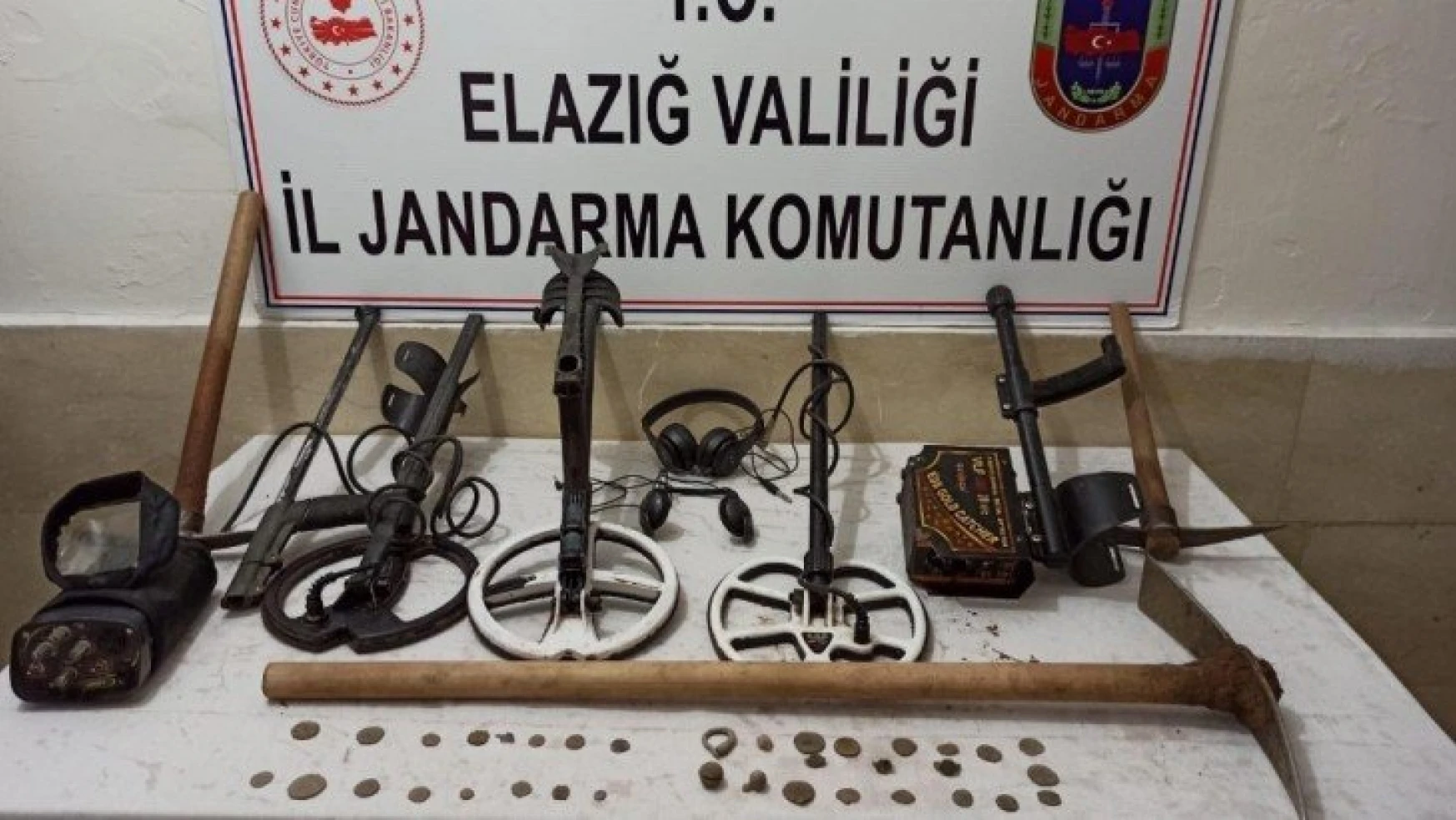 Elazığ'da kaçak kazı operasyonu: 4 gözaltı