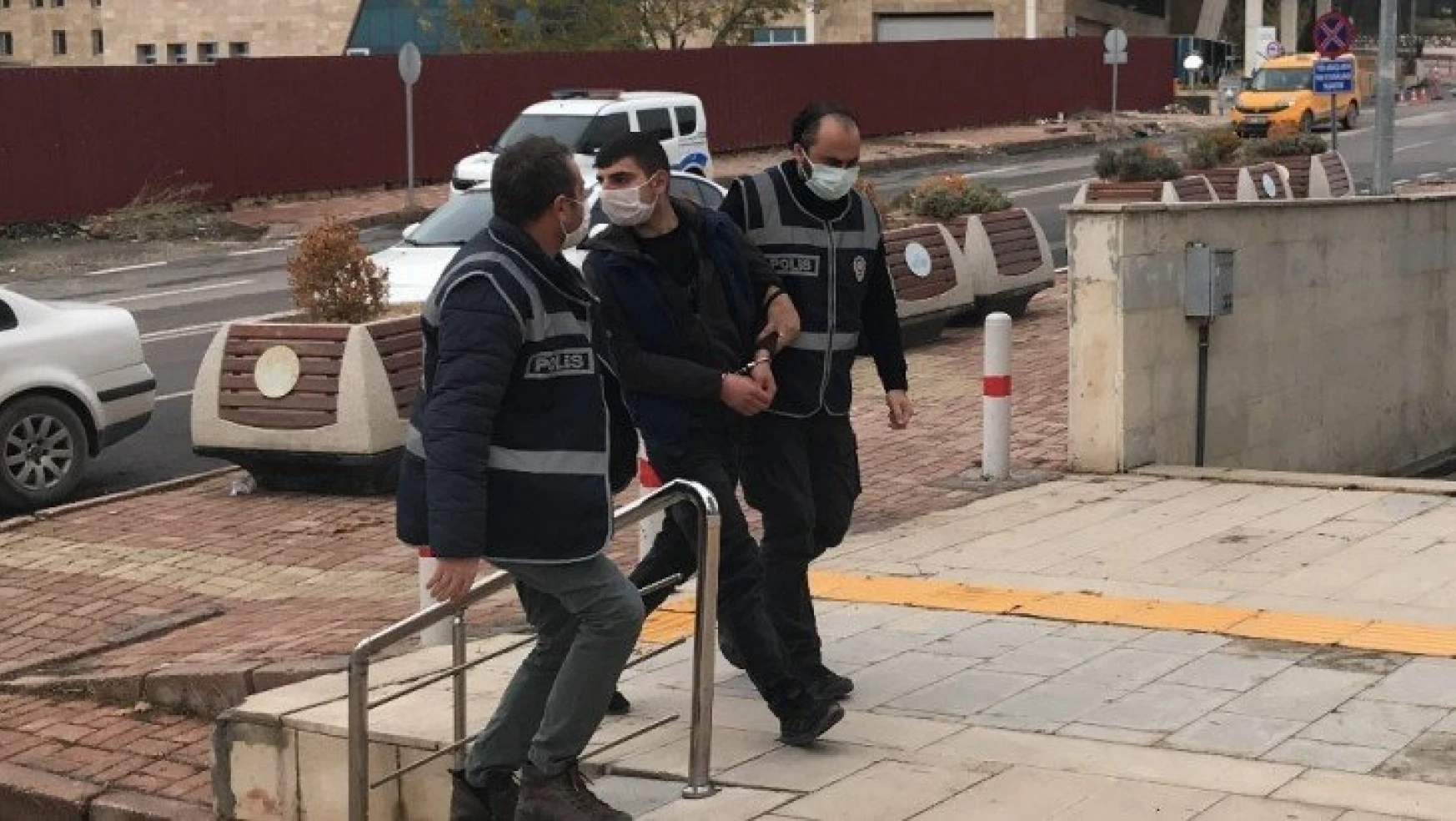 Elazığ'da Kanal 23 TV'ye silahlı saldırı olayında 2 şüpheli tutuklandı