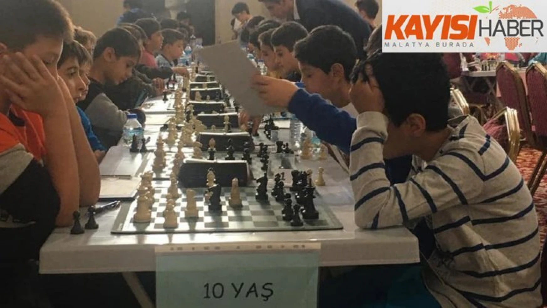 Elazığ'da küçükler ve yıldızlar satranç turnuvası