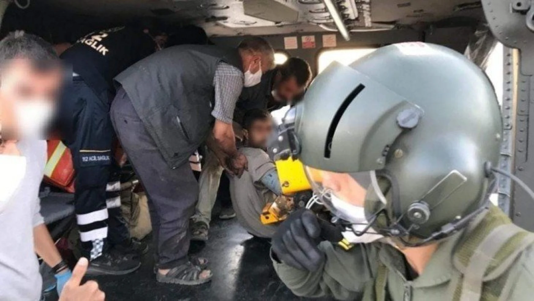 Elazığ'da yaralı çiftçi, askeri helikopter ile hastaneye ulaştırıldı