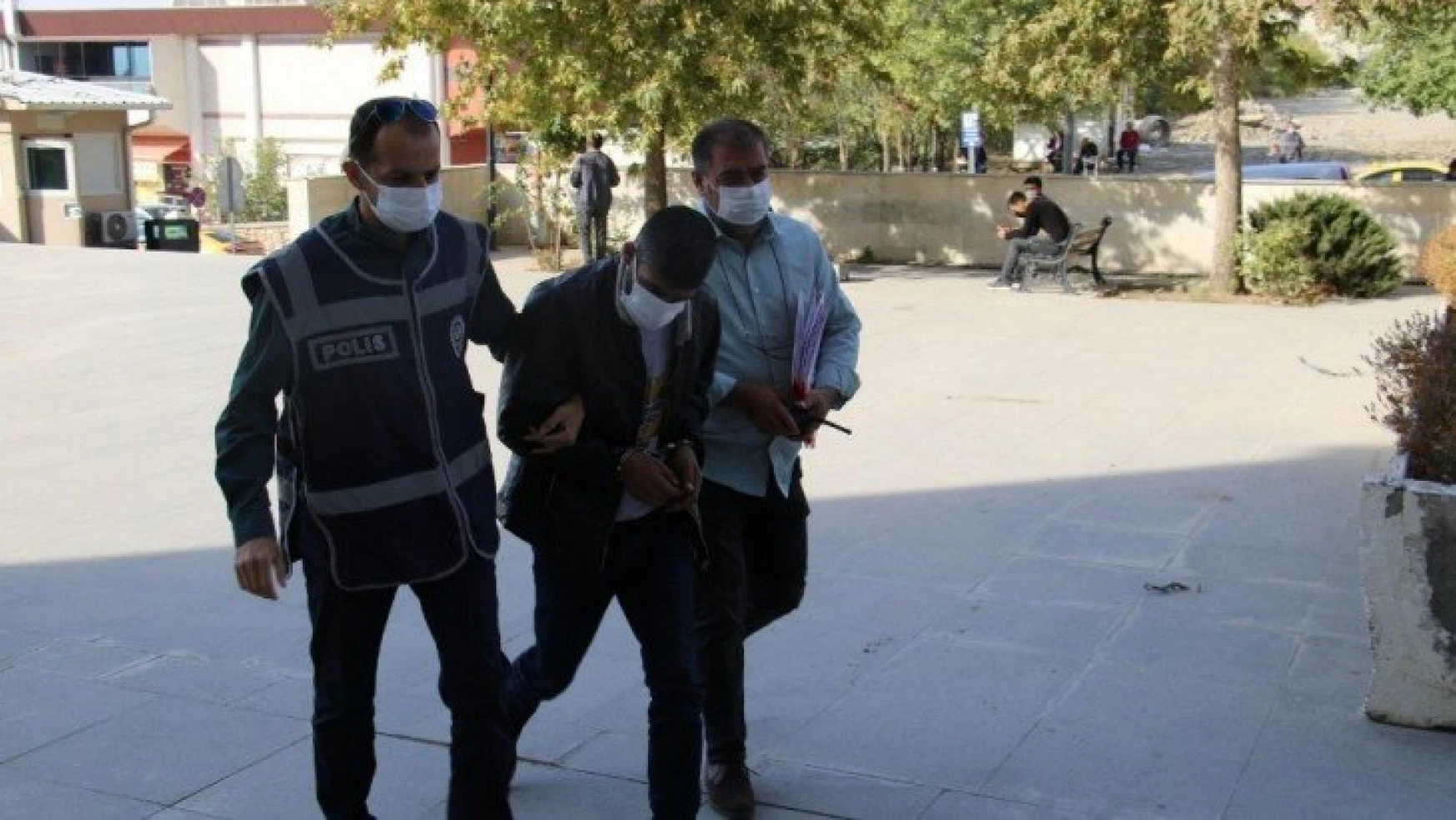 Elazığ'da yaşından fazla suç kaydı bulunan hırsız yakalandı