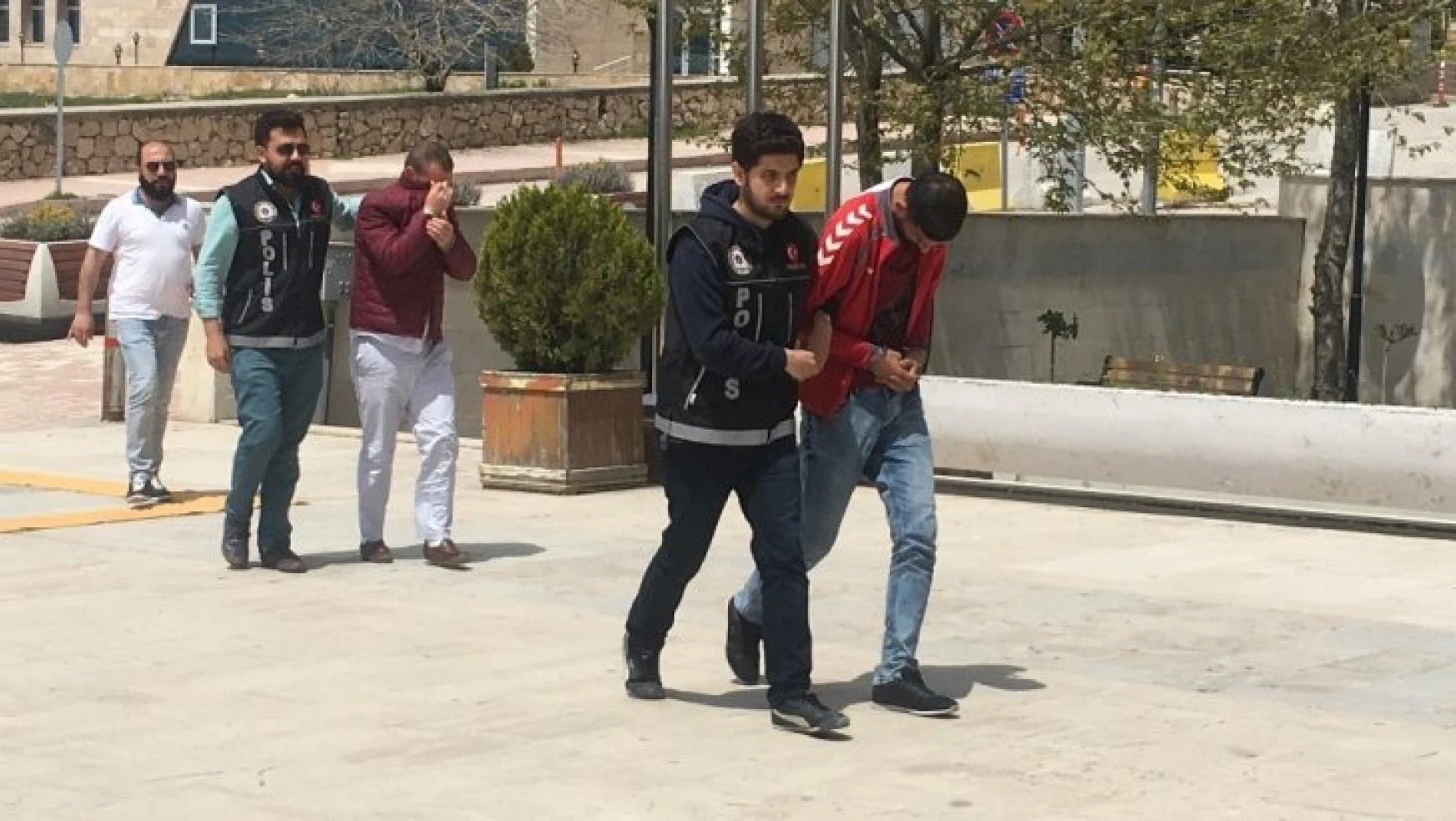 Elazığ'da uyuşturucu operasyonu:2 gözaltı