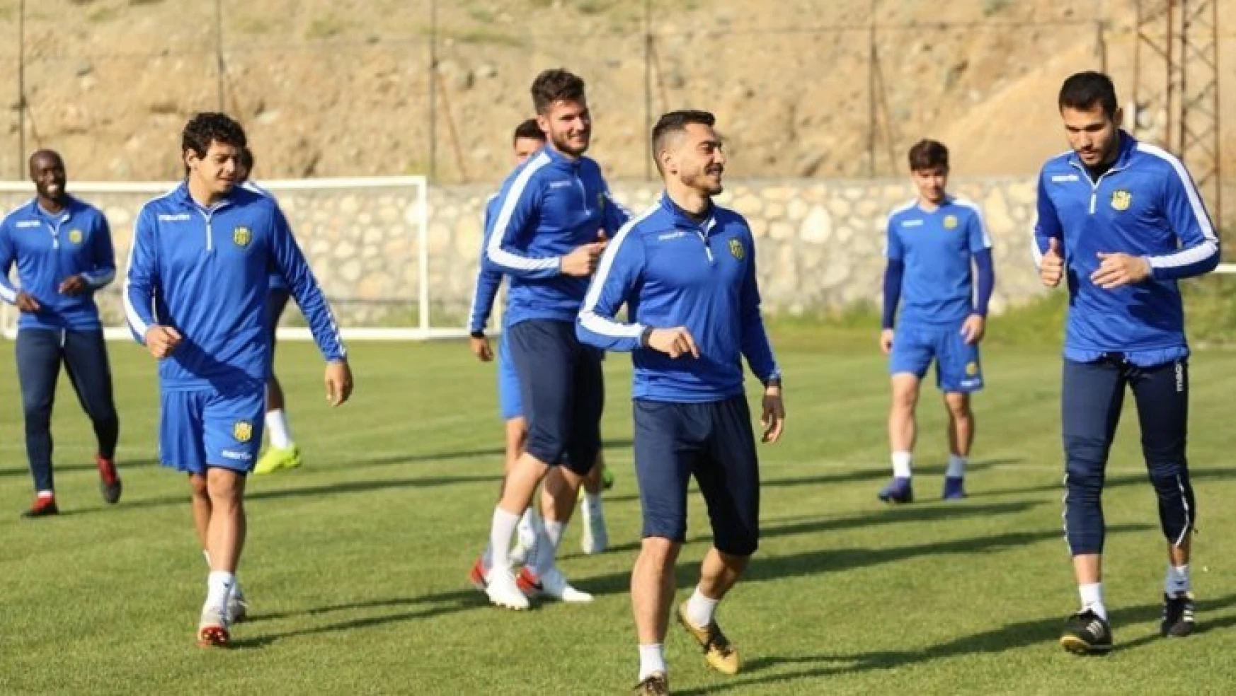 Evkur Yeni Malatyaspor'da Erzurumspor maçı hazırlıkları sürüyor