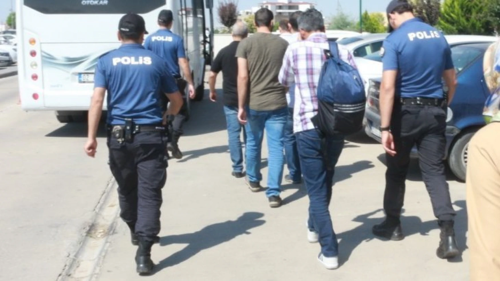 FETO'dan gözaltına alınan 13 kişiden 6'sı tutuklandı