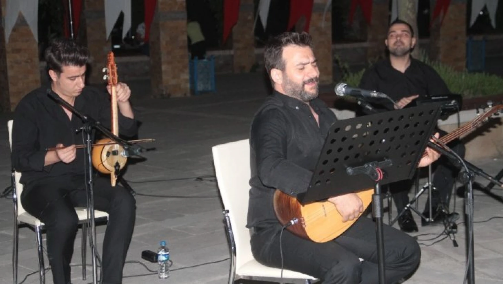 FÜ'de 'Kahramanlık' türküleri konseri