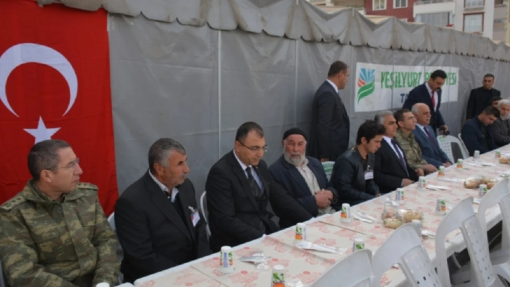 Vali Toprak Şehit Mustafa Yeli'nin mevlidine katıldı