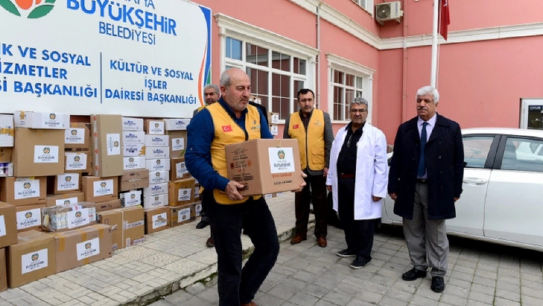 Suriyeli mültecilere ilaç yardımı