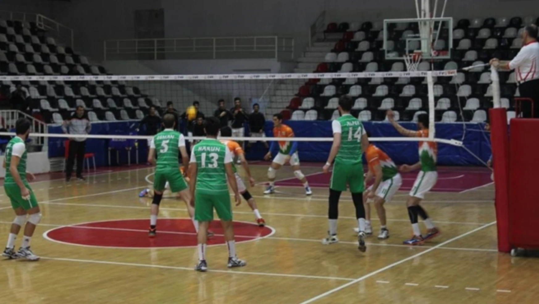 Büyükşehir Voleybol Hatayspor'a 3-1 yenildi