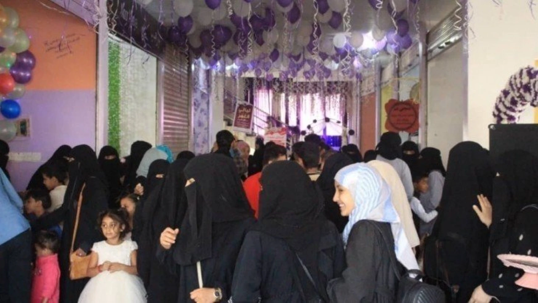 İç savaşın sürdüğü Yemen'de kadınlar ayakta durmaya çalışıyor