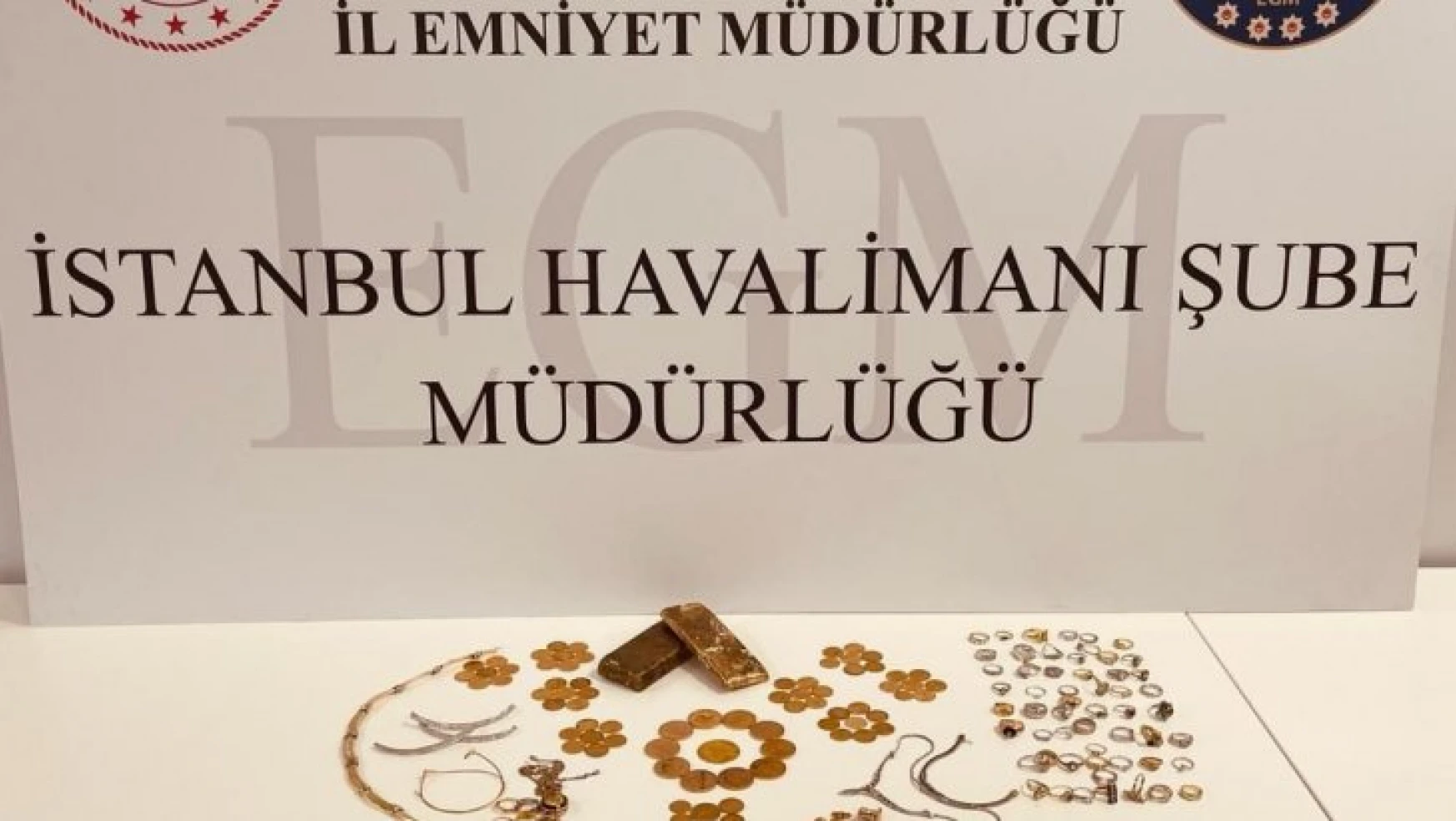 İstanbul Havalimanında yabancı yolcu kilolarca külçe altınla yakalandı