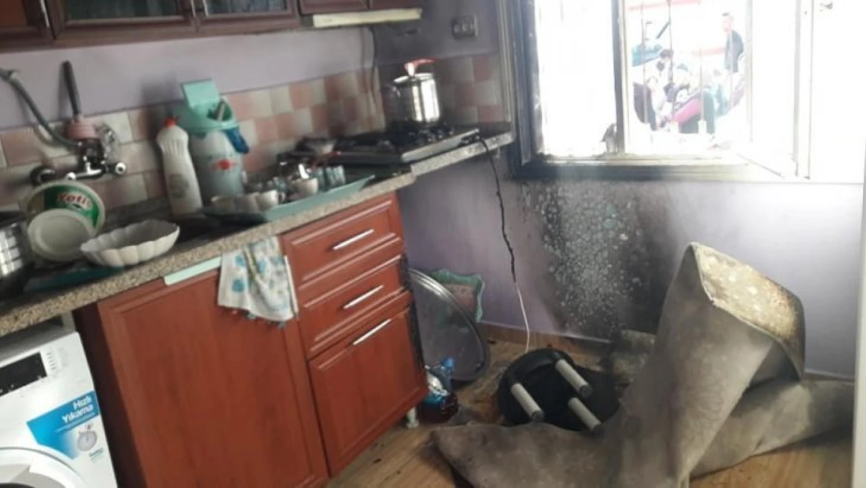 Kahta'da evin mutfağında yangın çıktı