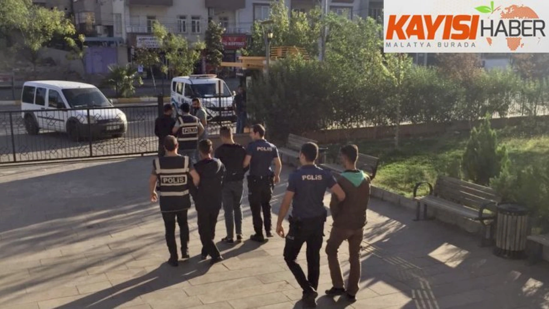 Kahta'da uyuşturucu satan 4 kişi tutuklandı