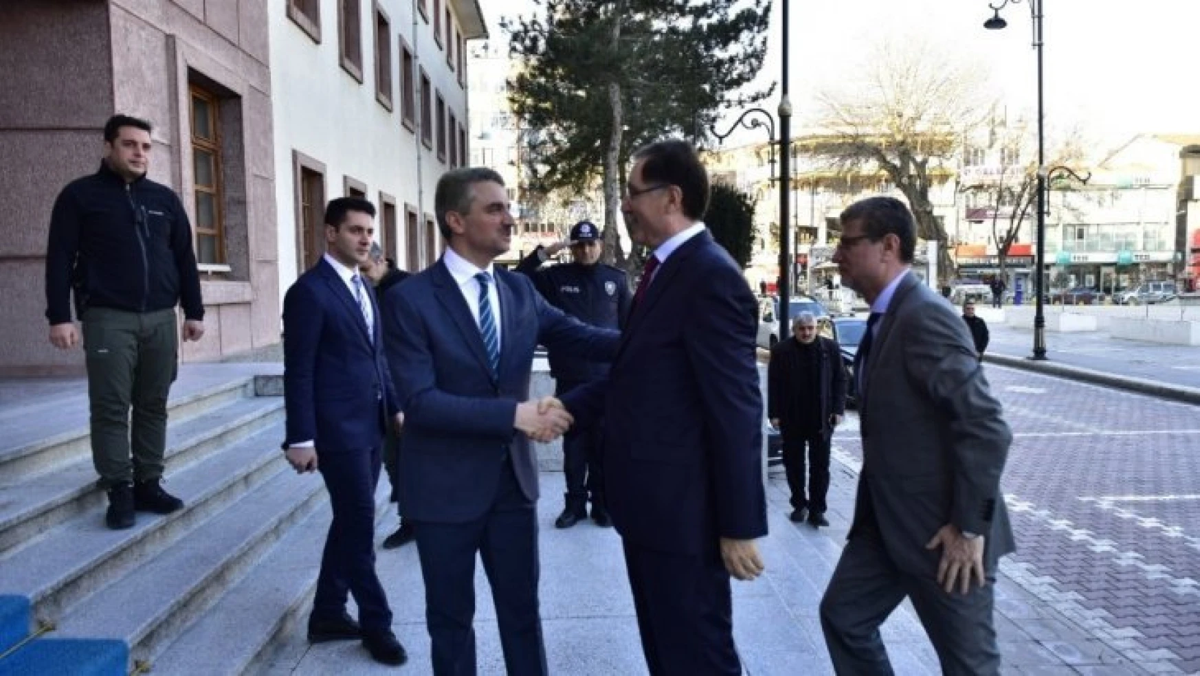 Kamu Başdenetçisi Malkoç, Vali Baruş'u ziyaret etti